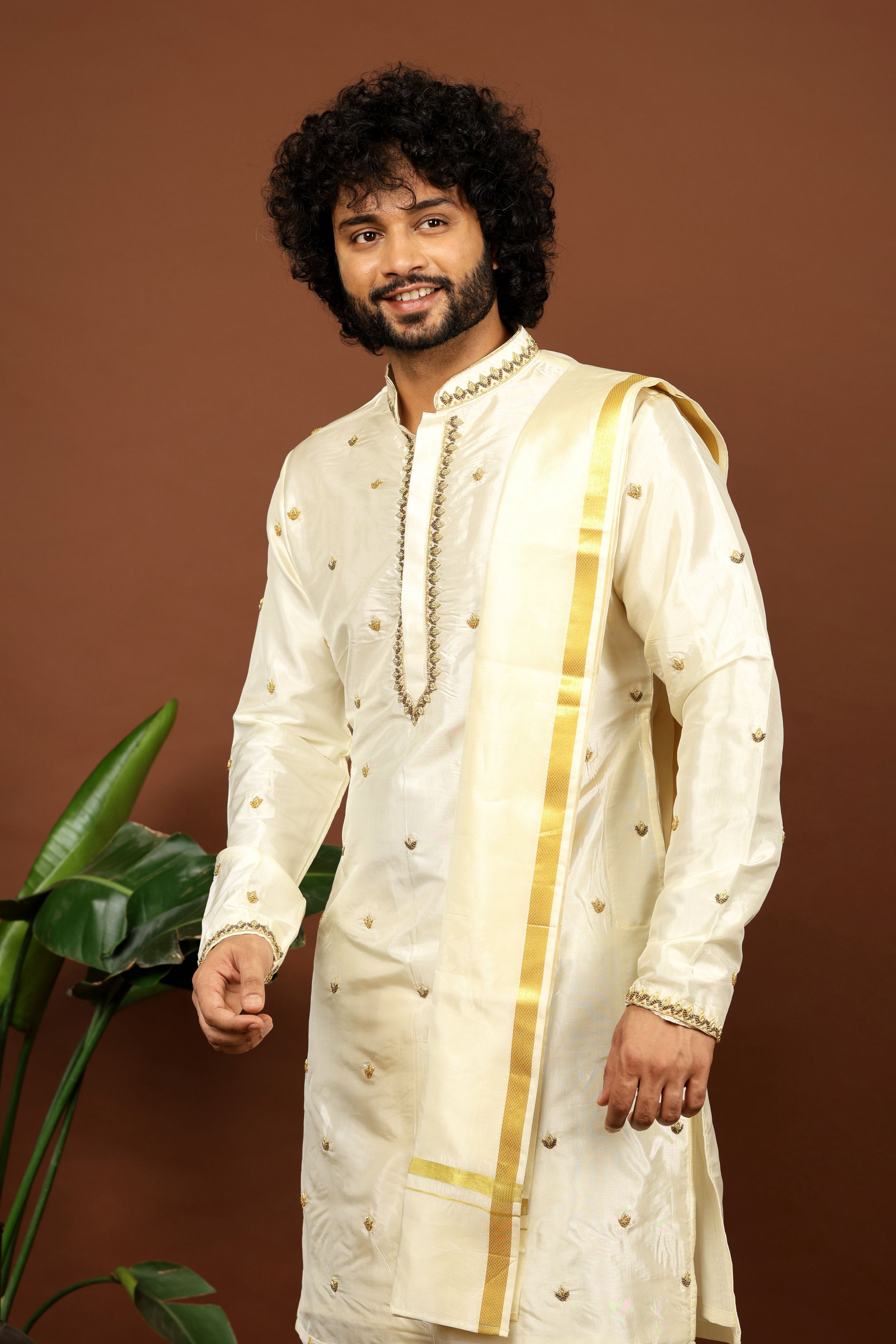 Hand Embroidered Pattu Set by Hilo Design