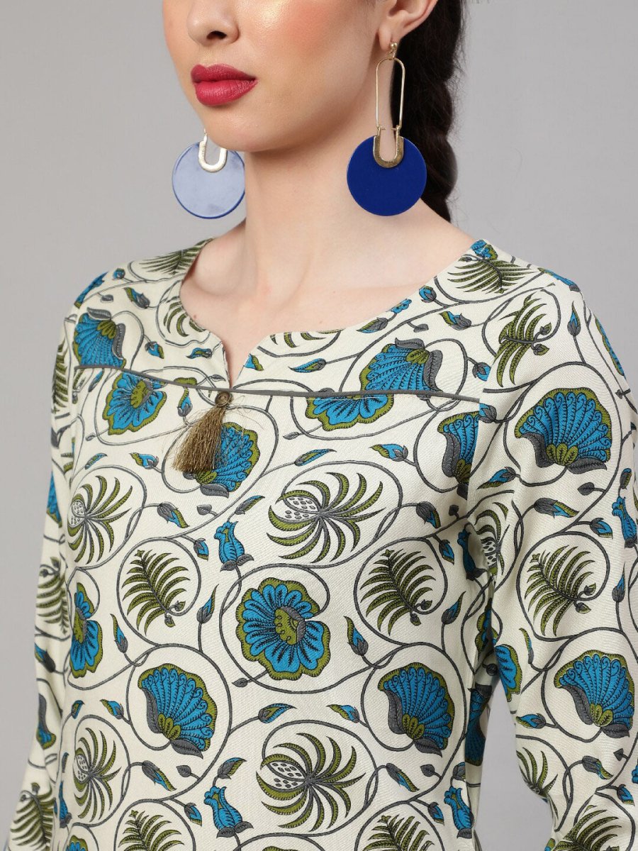 Aks Round Neck Floral Printed Regular Kurta with Trousers