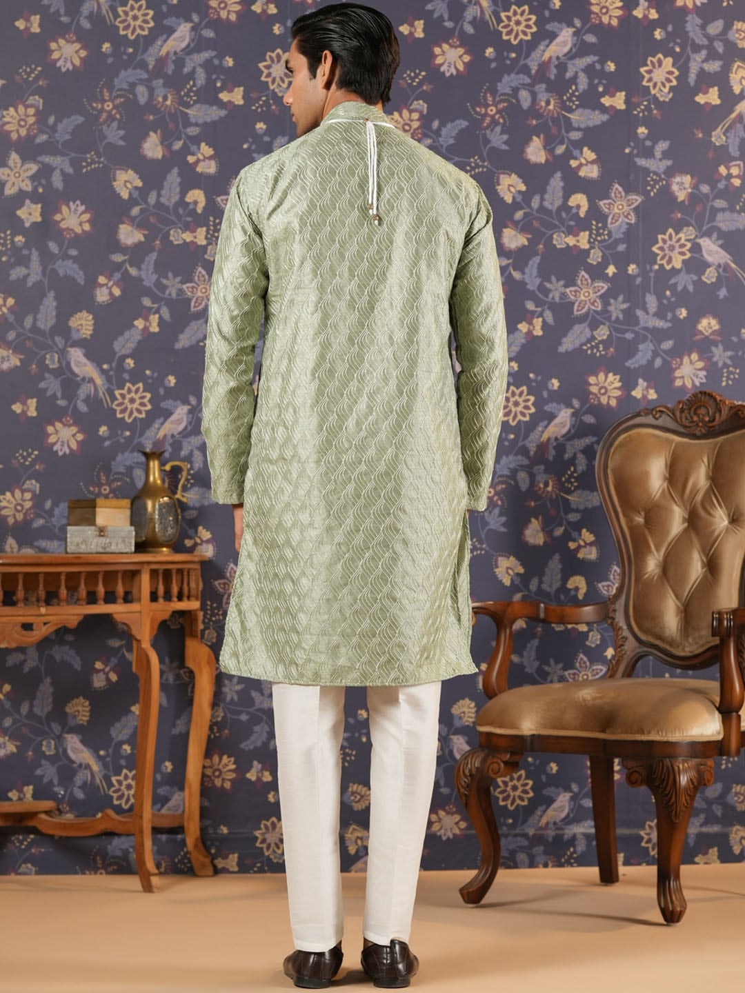 House of Pataudi Ethnic Motifs Embroidered Mandarin Collar Straight Kurta With Trouser