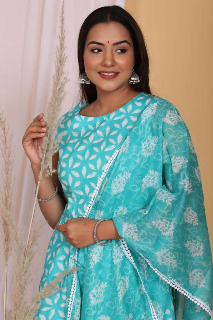 Vamika Women Printed Cotton Sky Blue Party Wear/Casual Wear Kurta Set/Suit