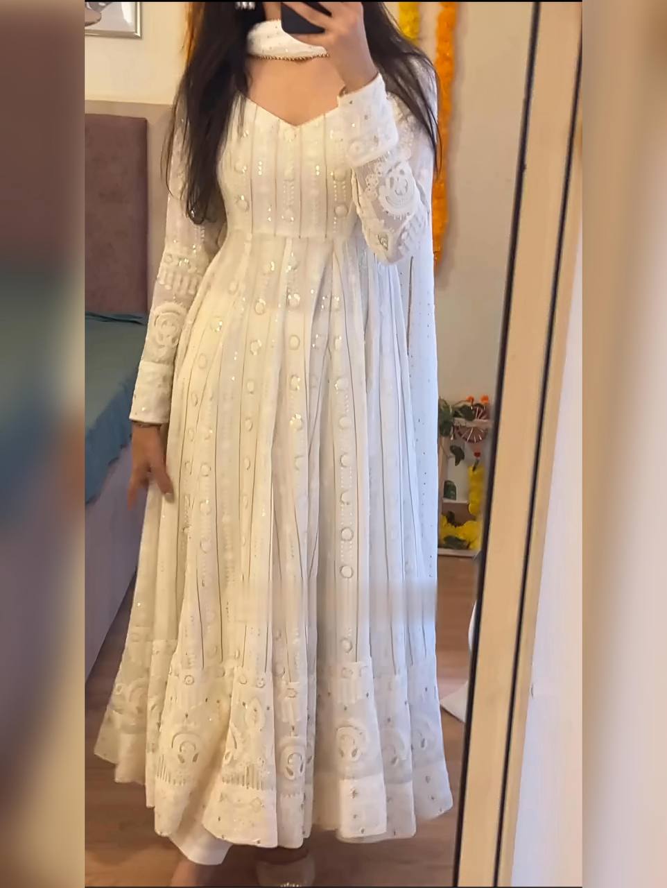 Yash Enterprise Off White Fux Blooming Embroidery Suit Set