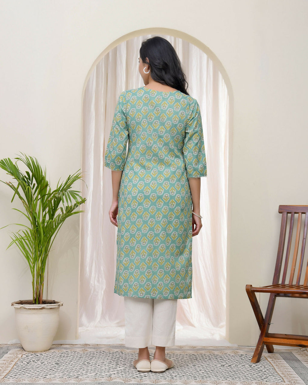 Vaasva Women Aqua Cotton Printed Straight Kurti With Pant