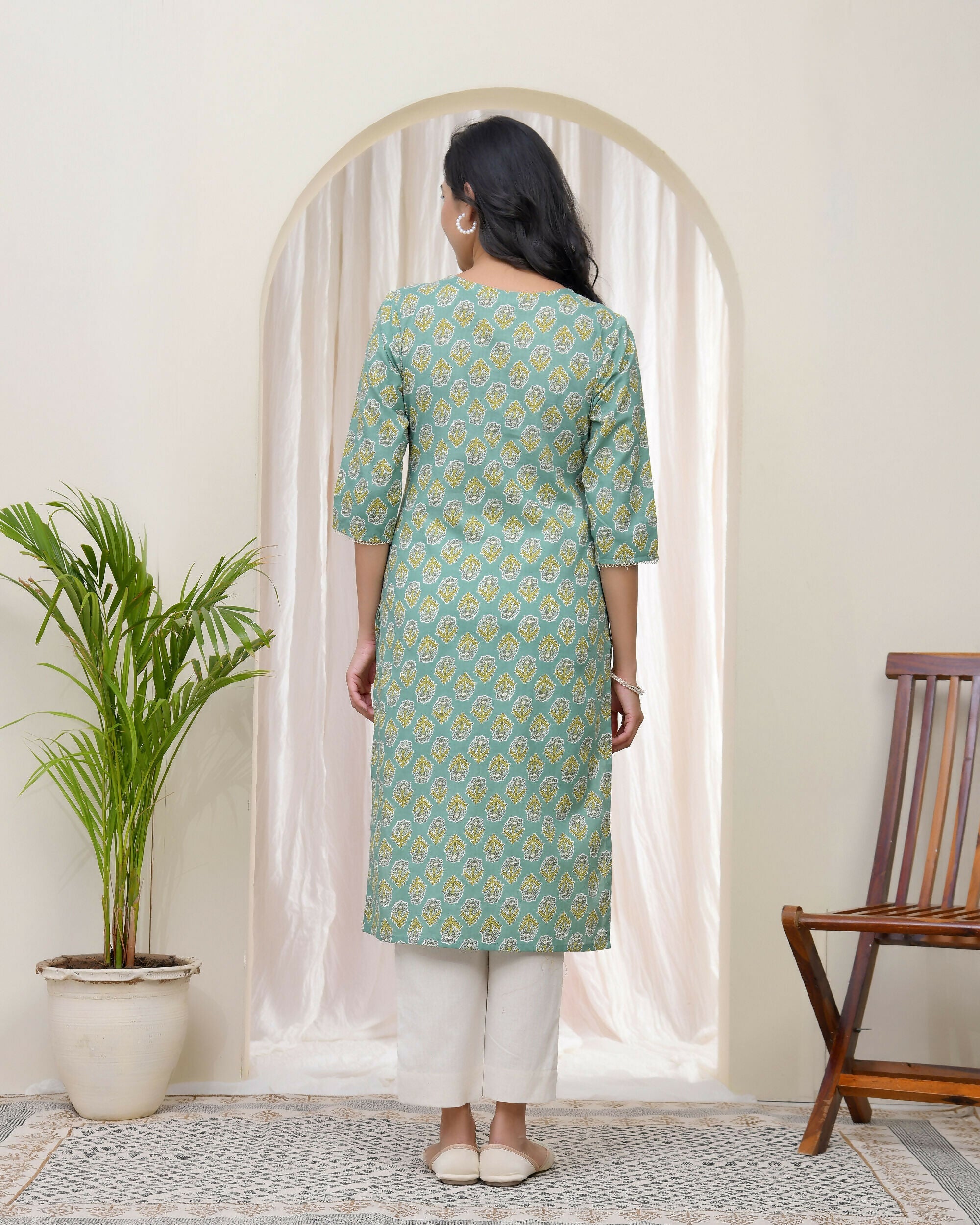 Vaasva Women Aqua Cotton Printed Straight Kurti With Pant