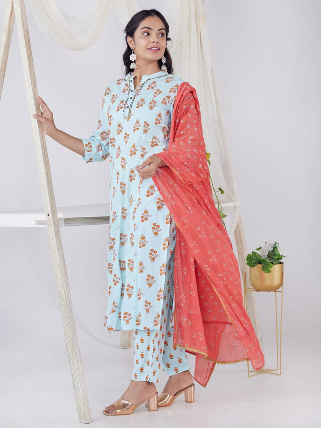HERE&NOW Women Blue Floral Printed Kurta Set