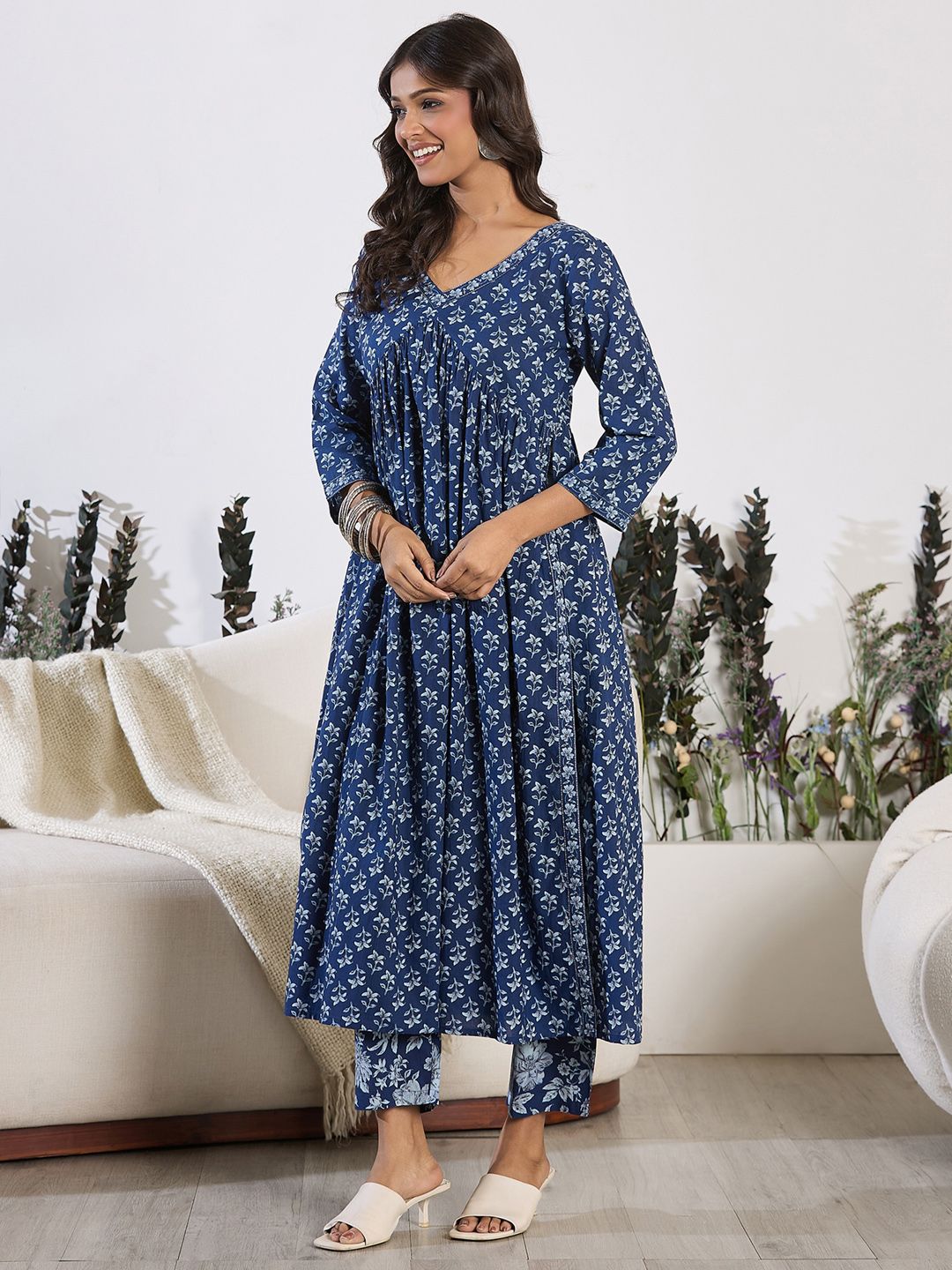 Indo Era V-Neck Floral Printed Empire Pure Cotton Kurta with Trouser