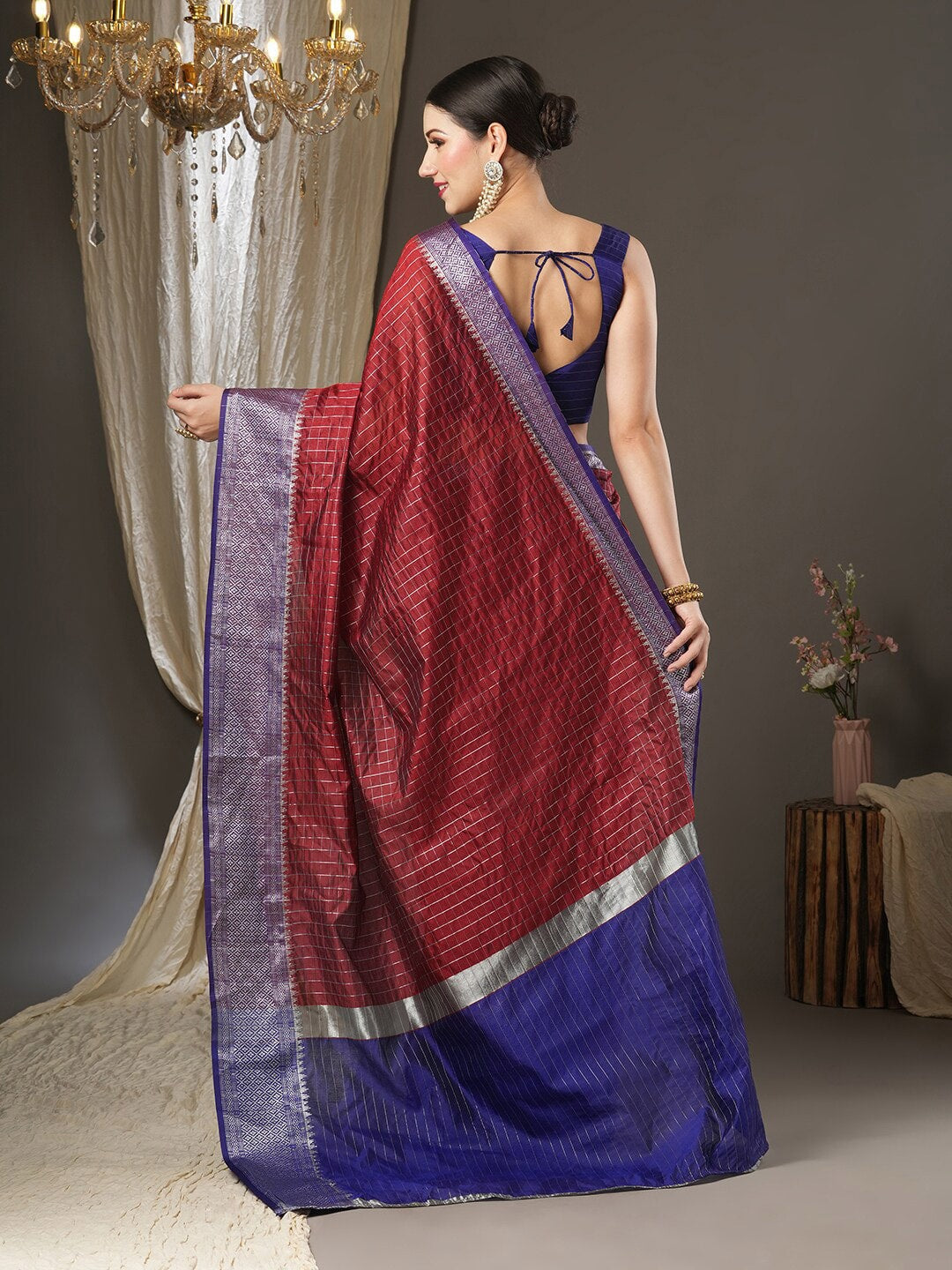 Saree Mall Checked Zari Festive Sarees
