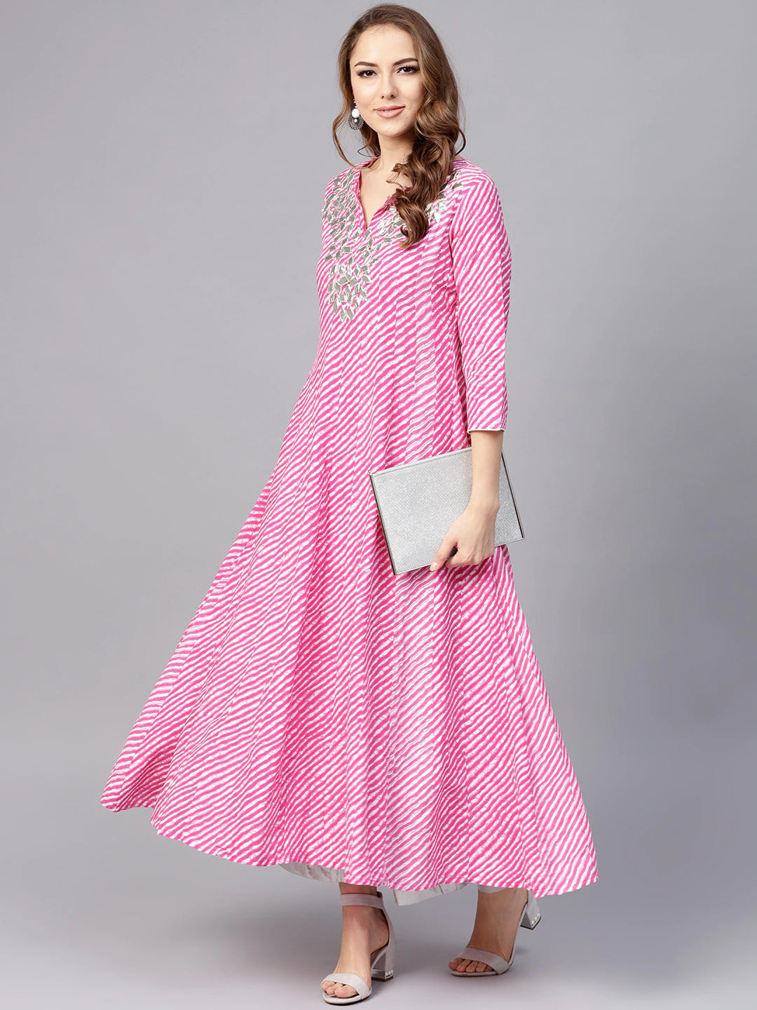 Yufta Women Pink & White Lehariya Print Anarkali Kurta
