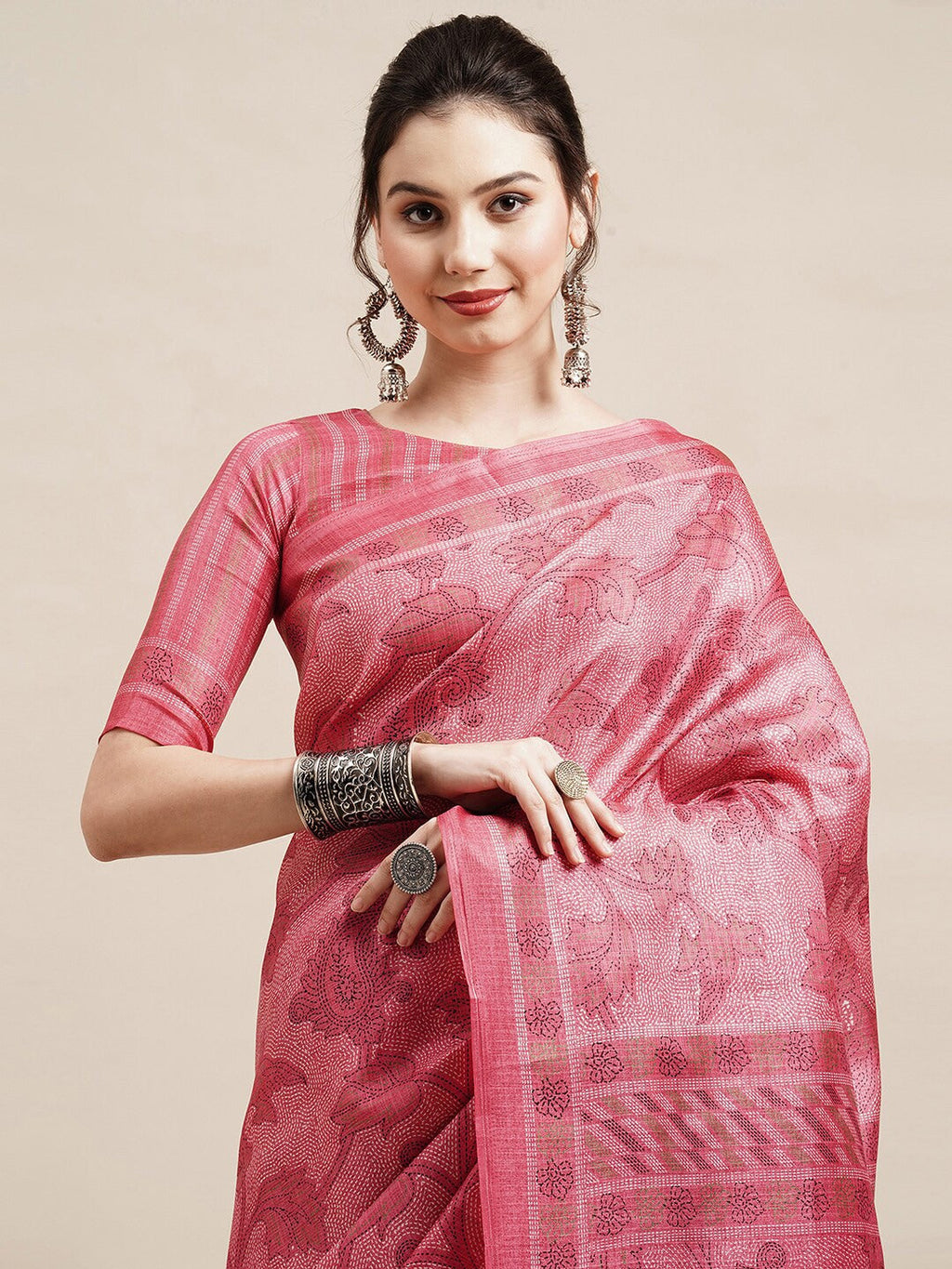 Saree Mall Peach-Coloured & White Floral Art Silk Sarees