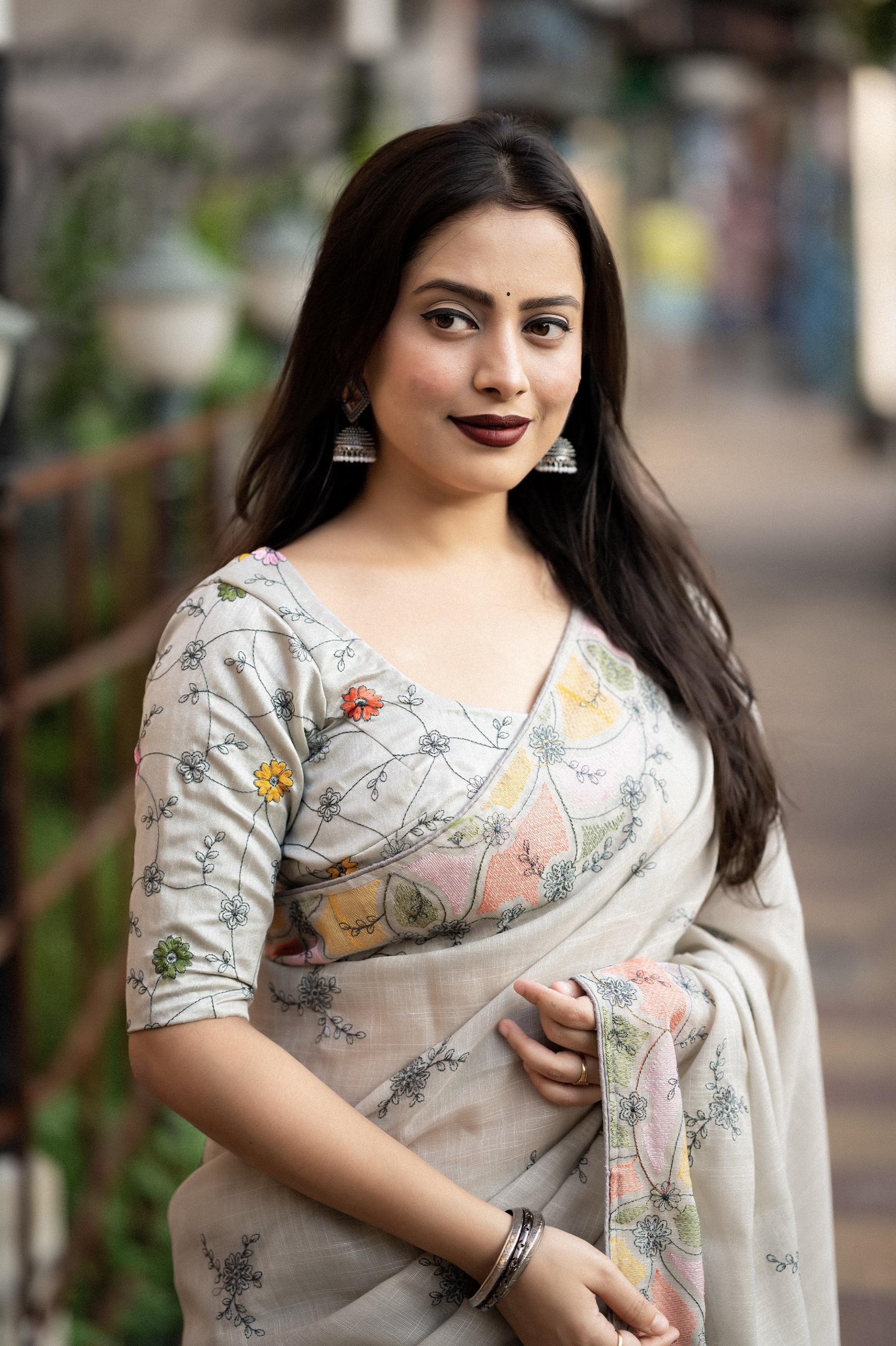 Grey Pure Linen Ethnic Motifs Saree with Unstitched Blouse - Hiral Fashion