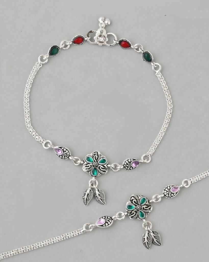 VOJ Set of 2 Traditional Stone Studded Flower Shaped Anklet