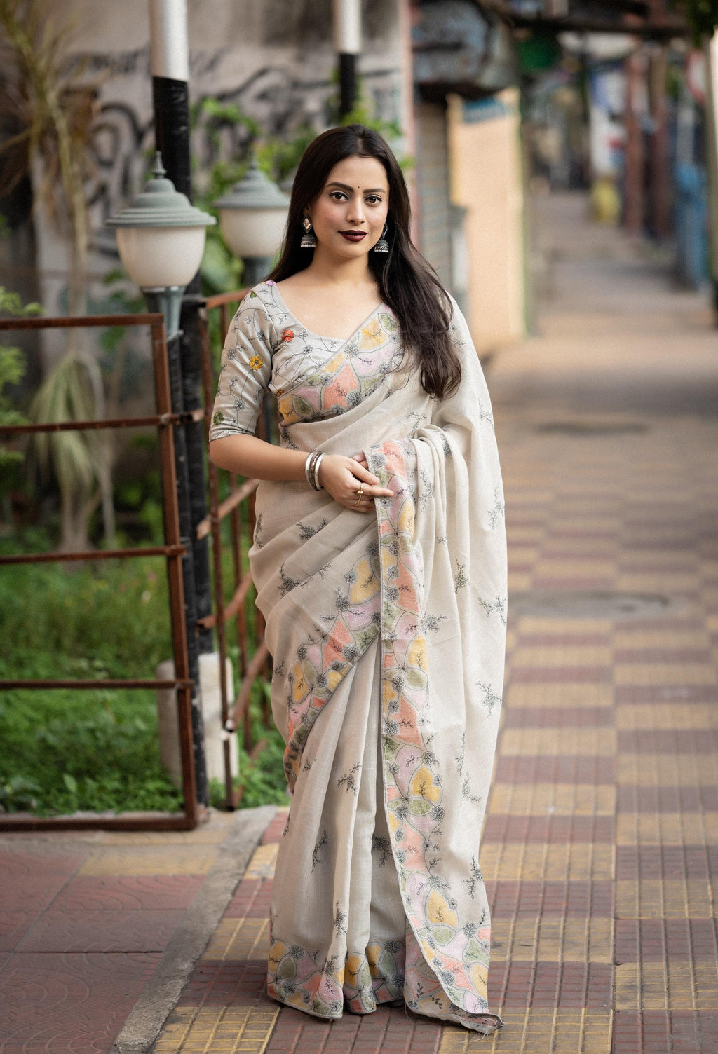 Grey Pure Linen Ethnic Motifs Saree with Unstitched Blouse - Hiral Fashion
