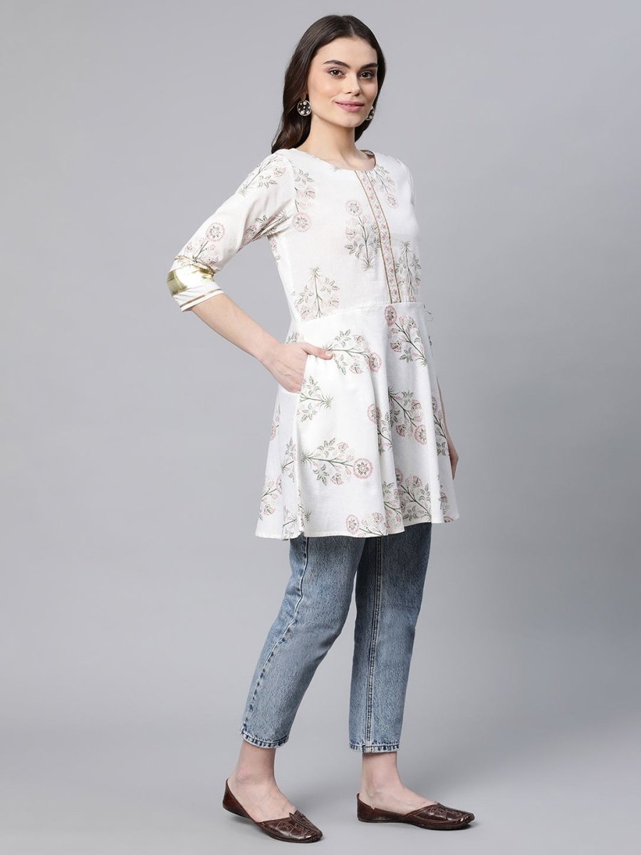 Ahalyaa Women Off White Pure Cotton Floral Printed Tunic