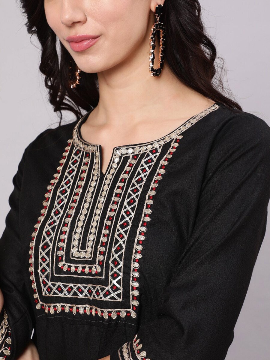 Aks Embroidered Round Neck Anarkali Kurta