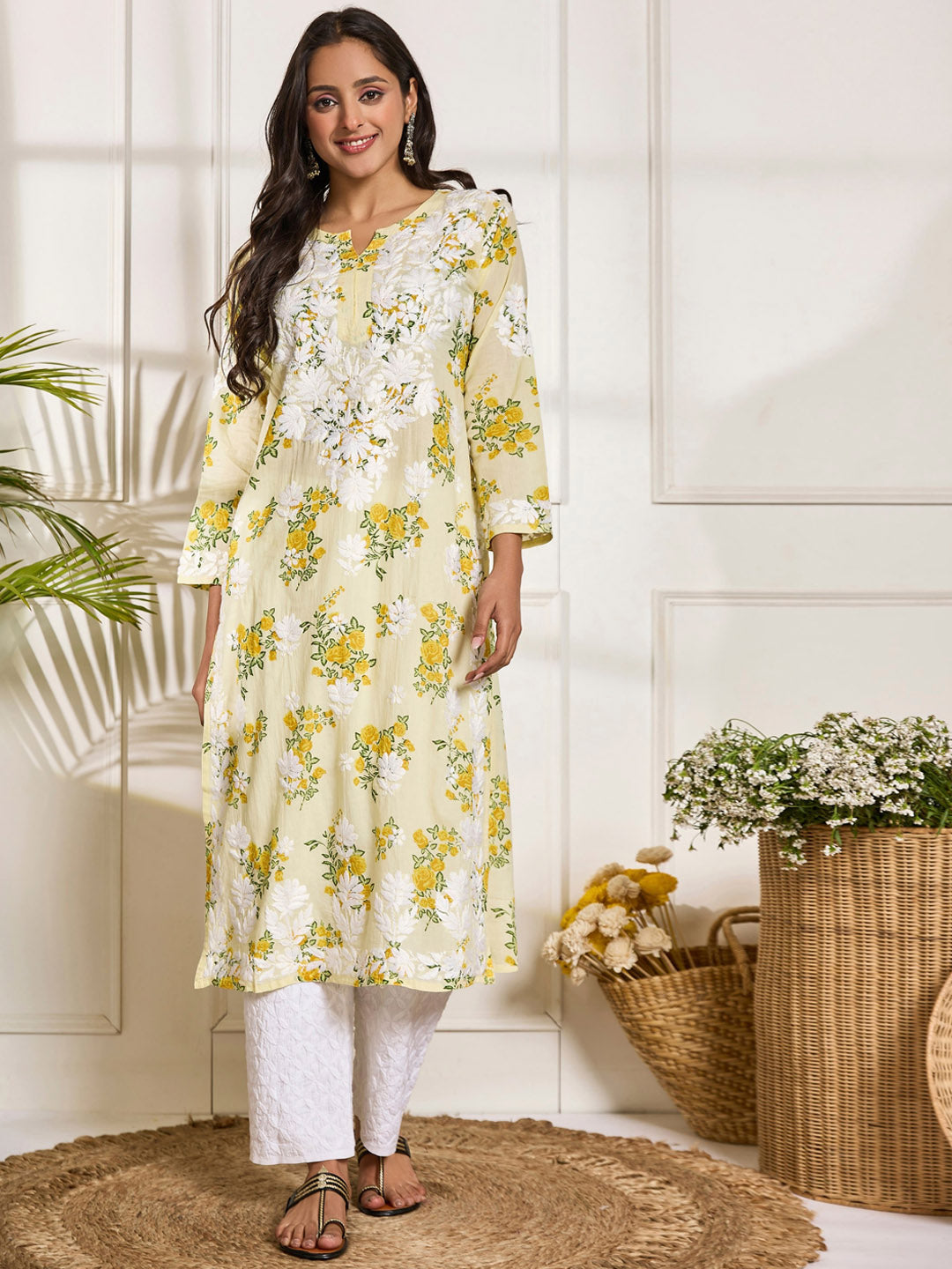 HOUSE OF KARI Floral Embroidered Chikankari Pure Cotton Kurta