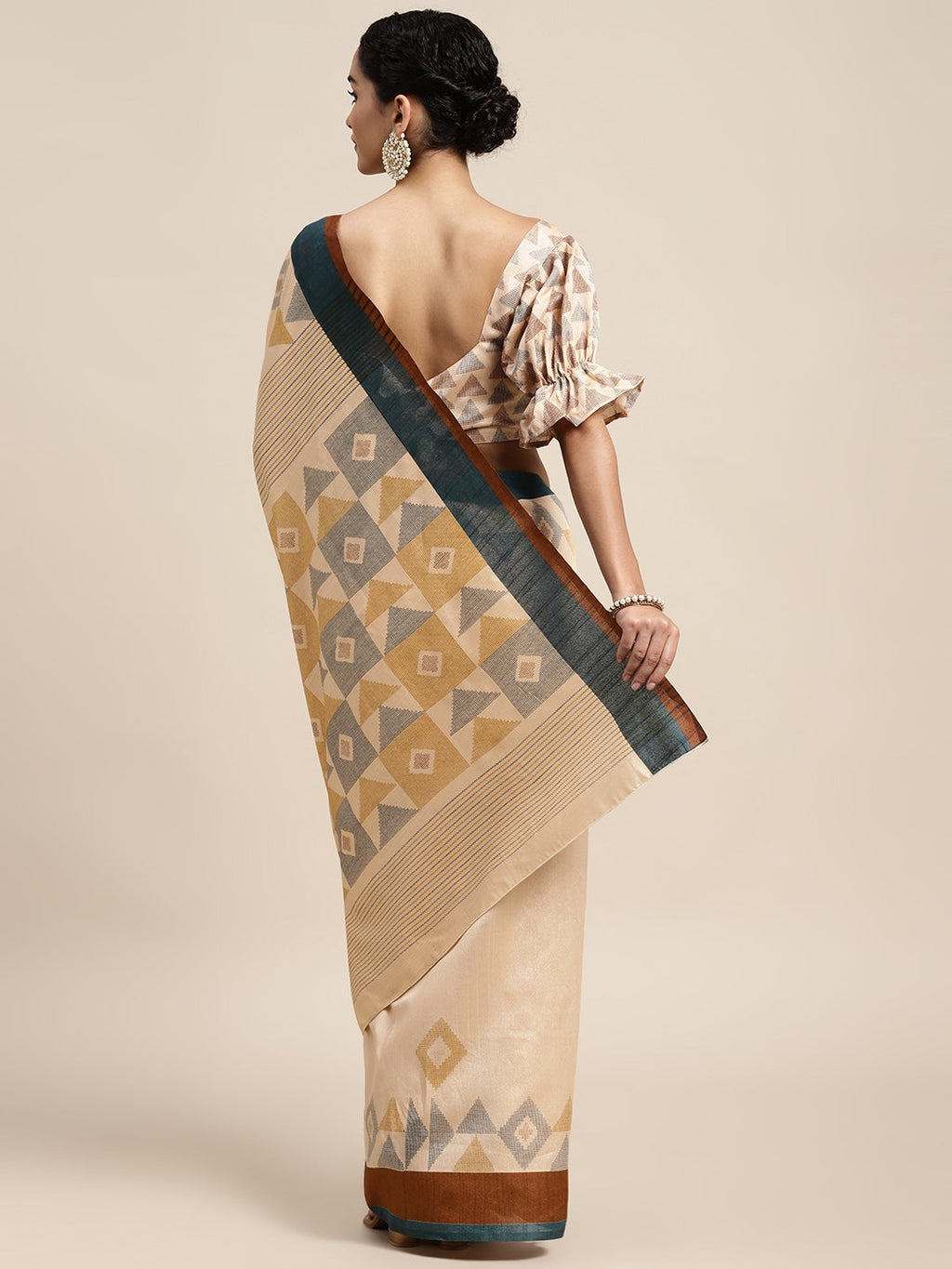 Saree Mall Beige & Brown Geometric Printed Taant Sarees