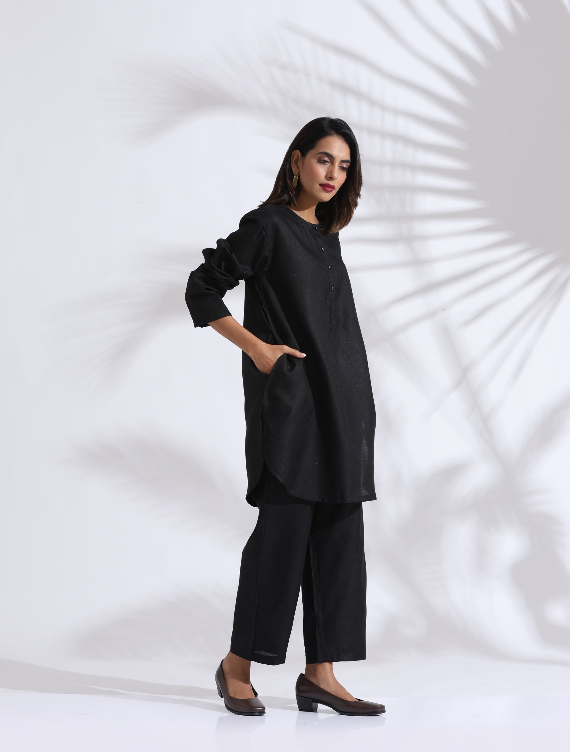 trueBrowns Black Slub Kurta Co-ord Set