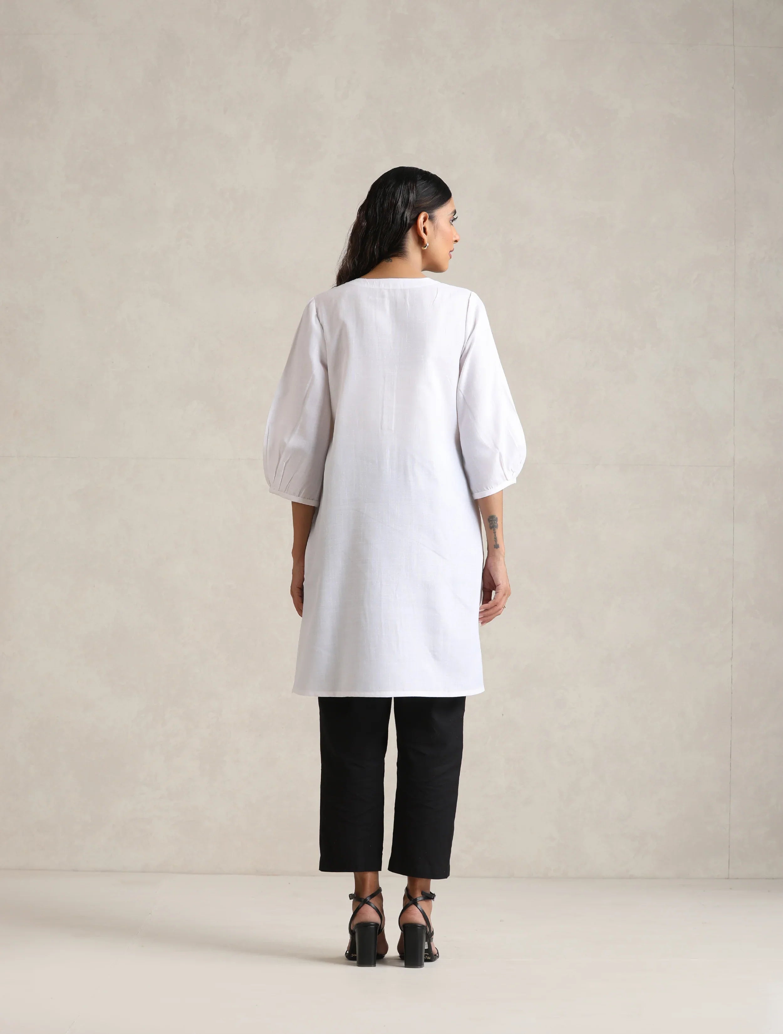 trueBrowns White Cotton Blend Short Kurta