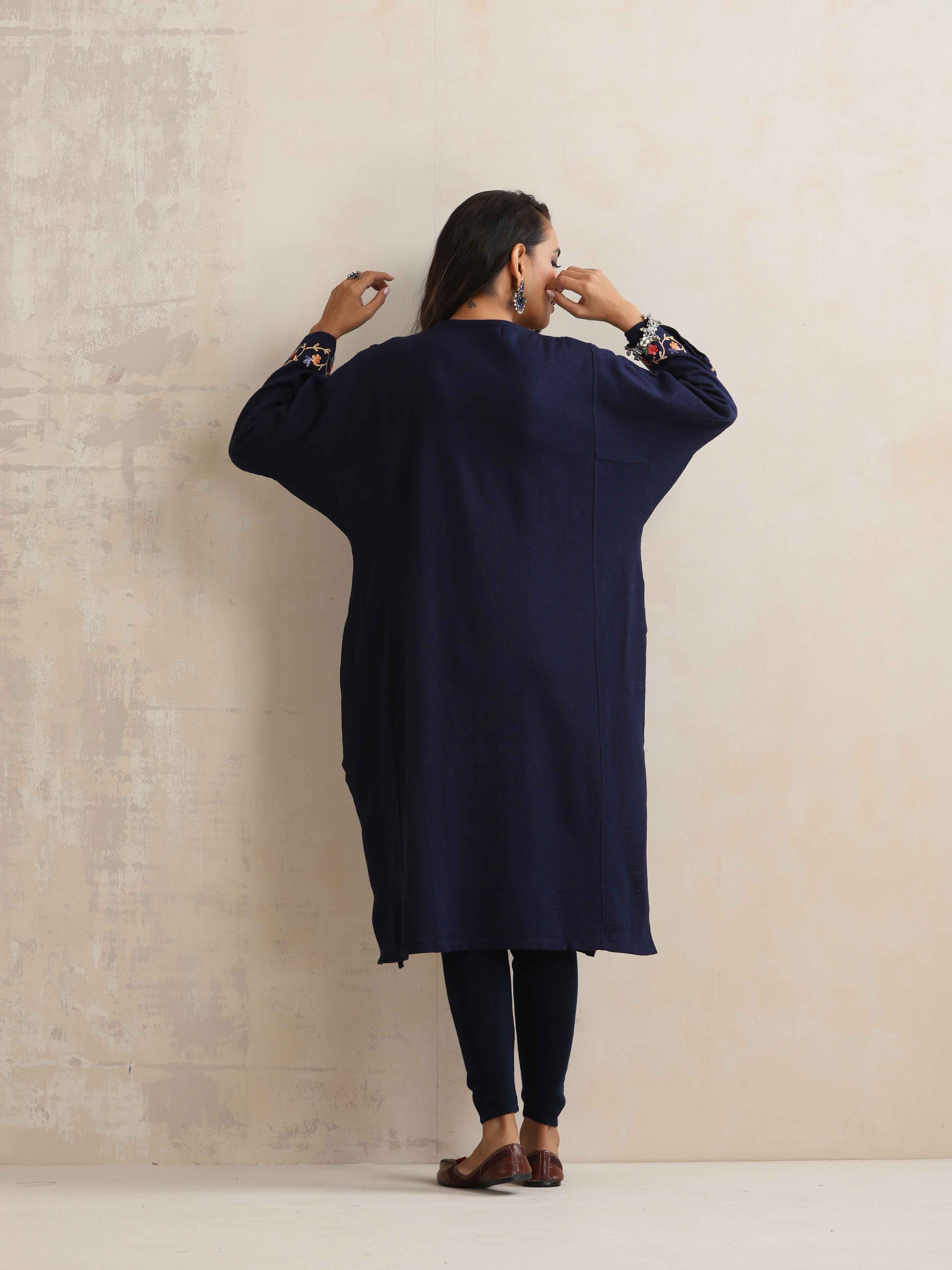 trueBrowns Blue Kashmiri Floral Embroidered Woollen Phiran Kurta