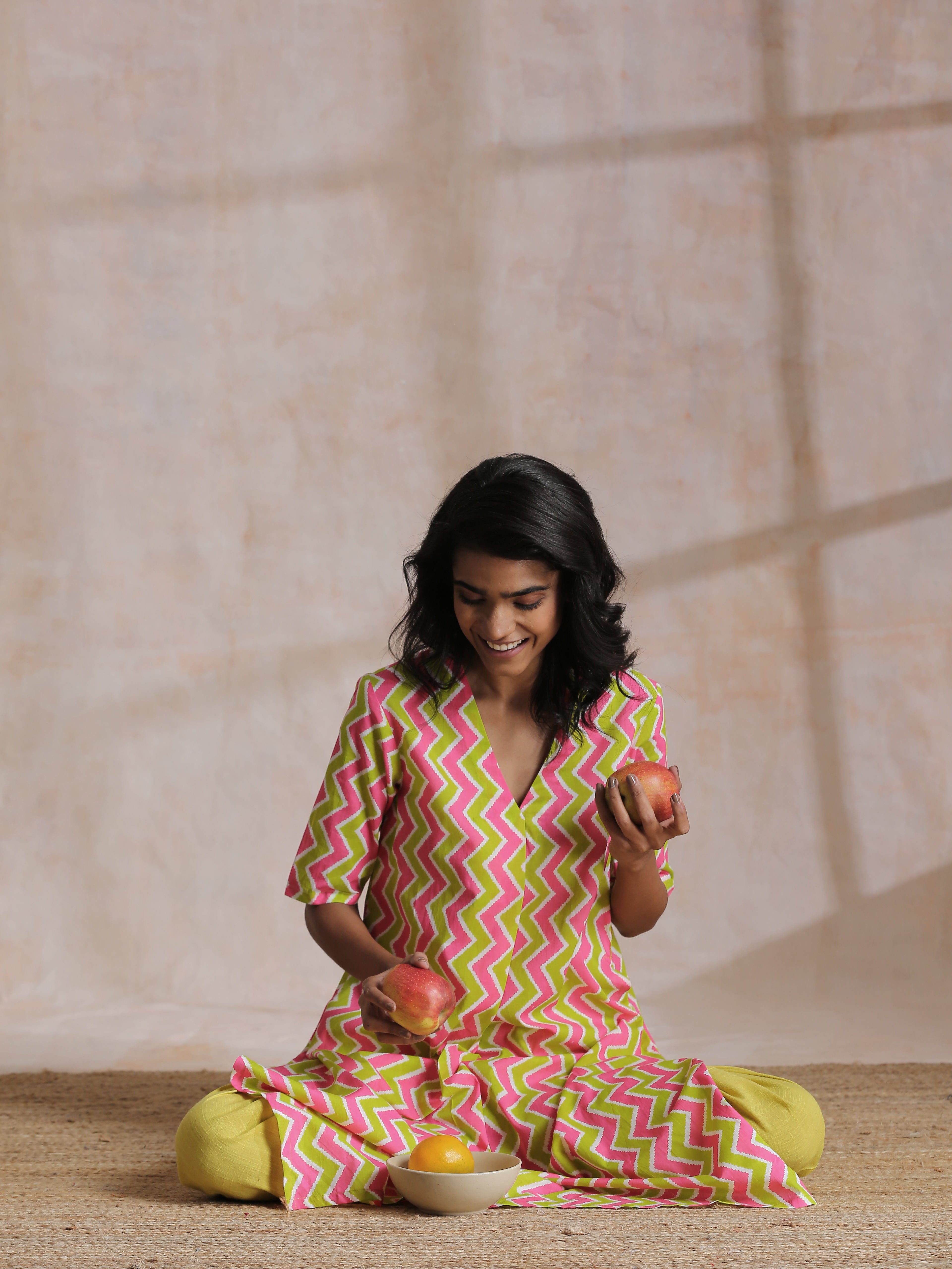 trueBrowns Lime Pink Zig-Zag Lines Print Cotton Kurta Pant Set | Relove
