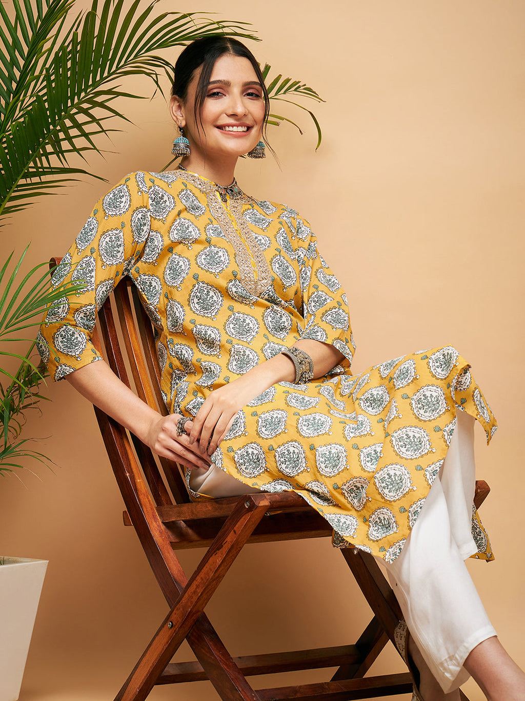 InWeave Women's Sunset Boota Print Gota Straight Kurta Pant Set