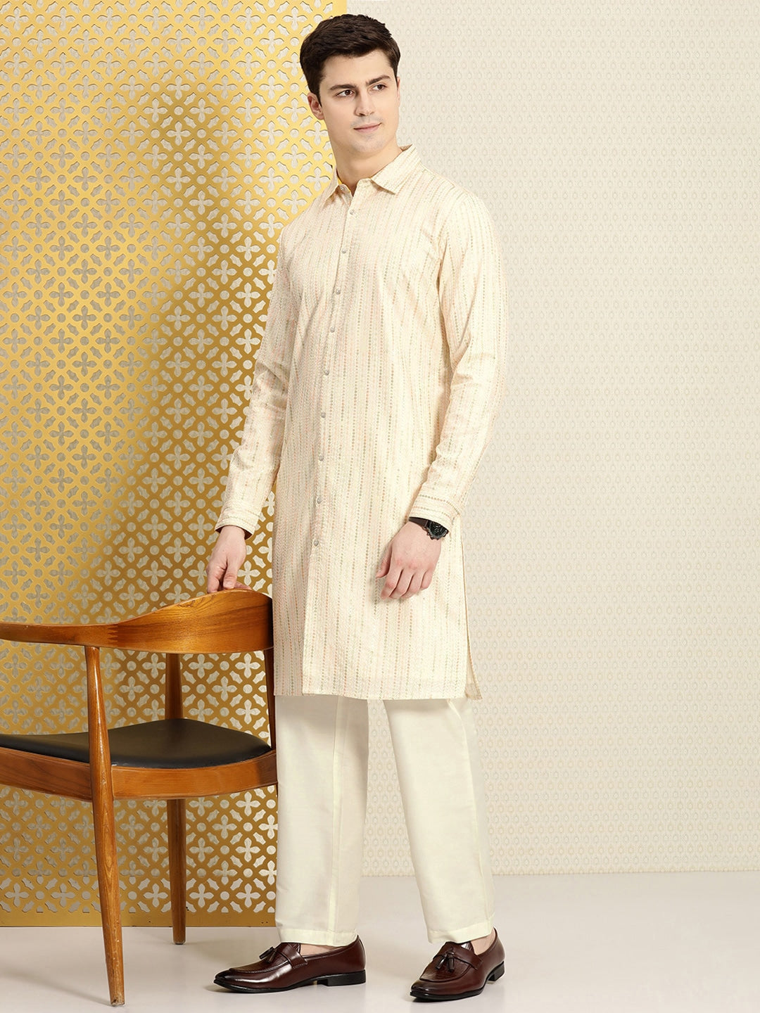 House of Pataudi Men Jashn Embroidered Sequinned Pure Cotton Kurta with Trousers