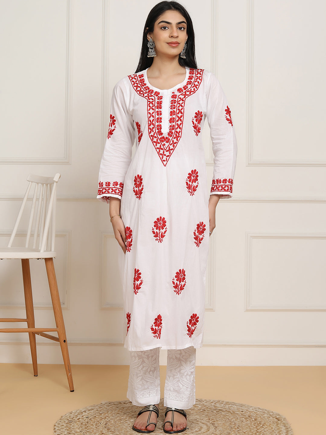 HOUSE OF KARI Women Floral Embroidered Regular Chikankari Pure Cotton Kurta with Trousers