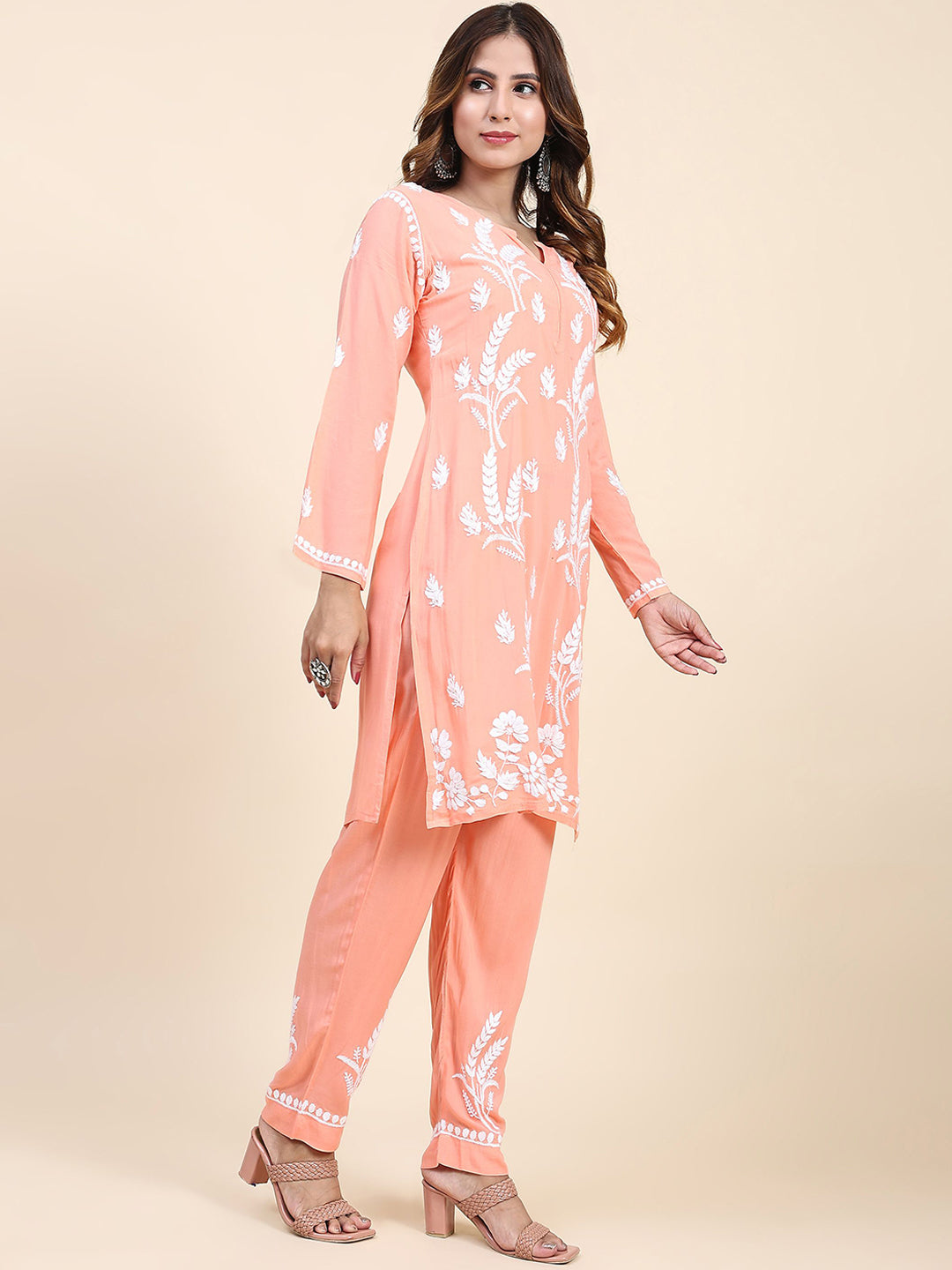 HOUSE OF KARI Floral Embroidered Chikankari Pure Cotton Kurta with Trousers