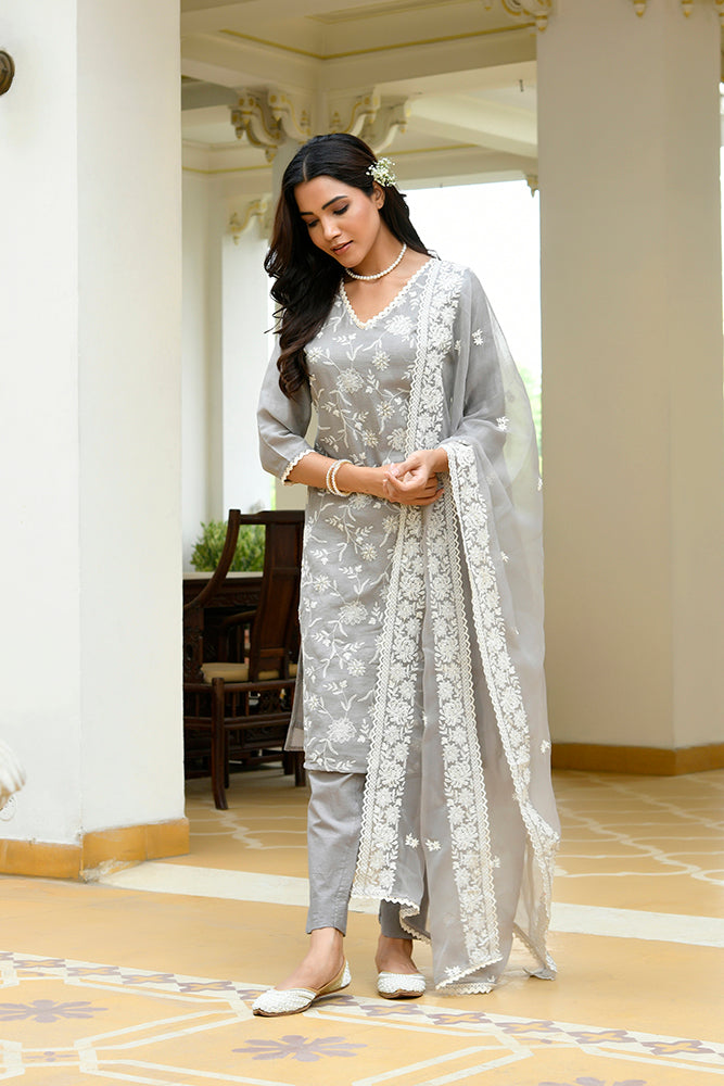 Vaasva Women Grey Linen Embroidered Solid Kurta Set With Solid Pants & Chiffon Embroidered Dupatta