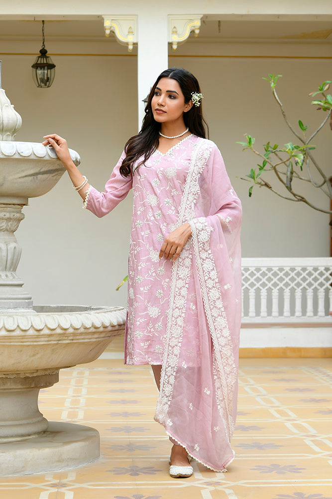 Vaasva Women Pink Linen Embroidered Solid Kurta Set With Solid Pants & Chiffon Embroidered Dupatta