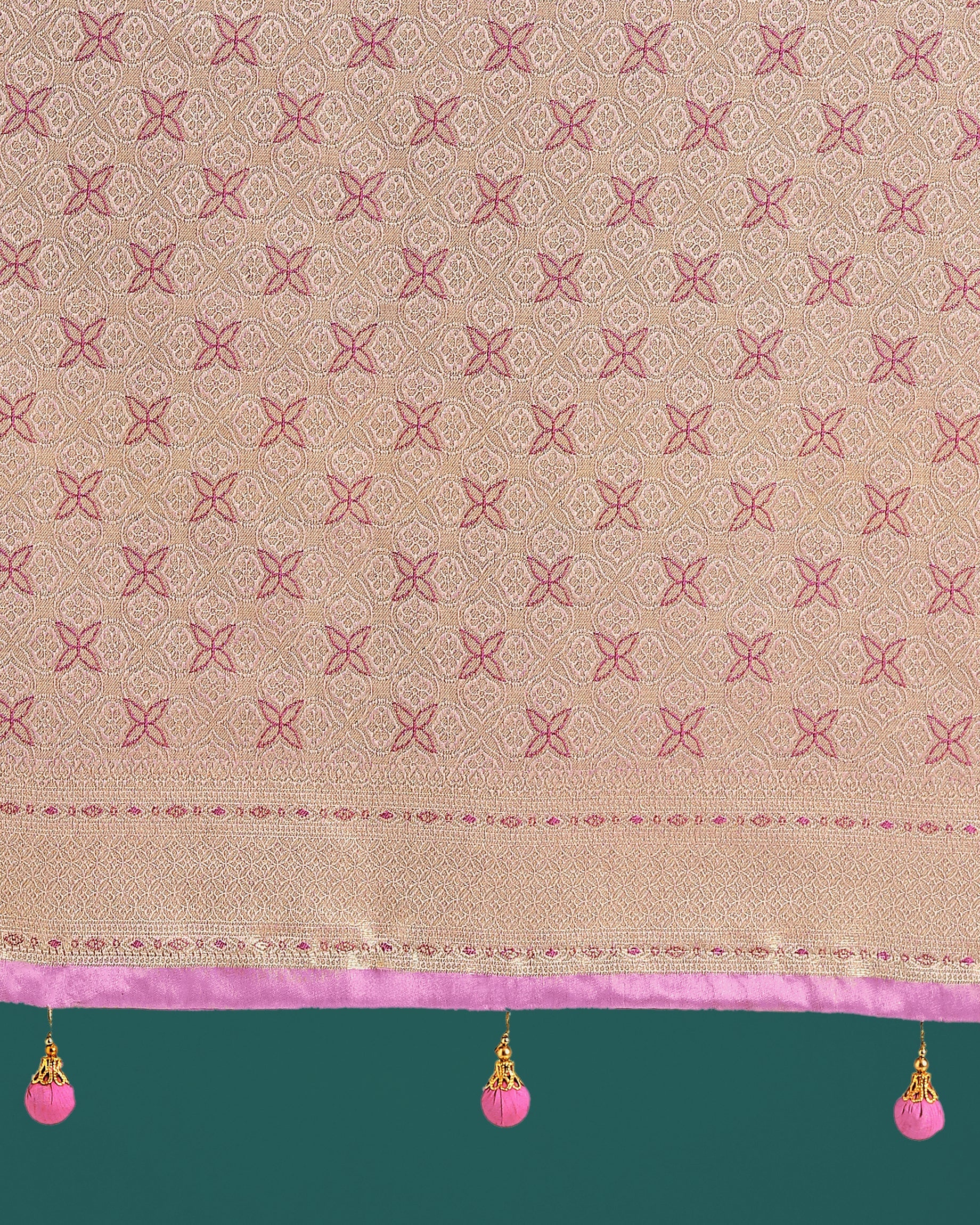 Monjolika Fashion Wonderful Light Lilac Soft Banarasi Satin Silk Leheriya Design Saree