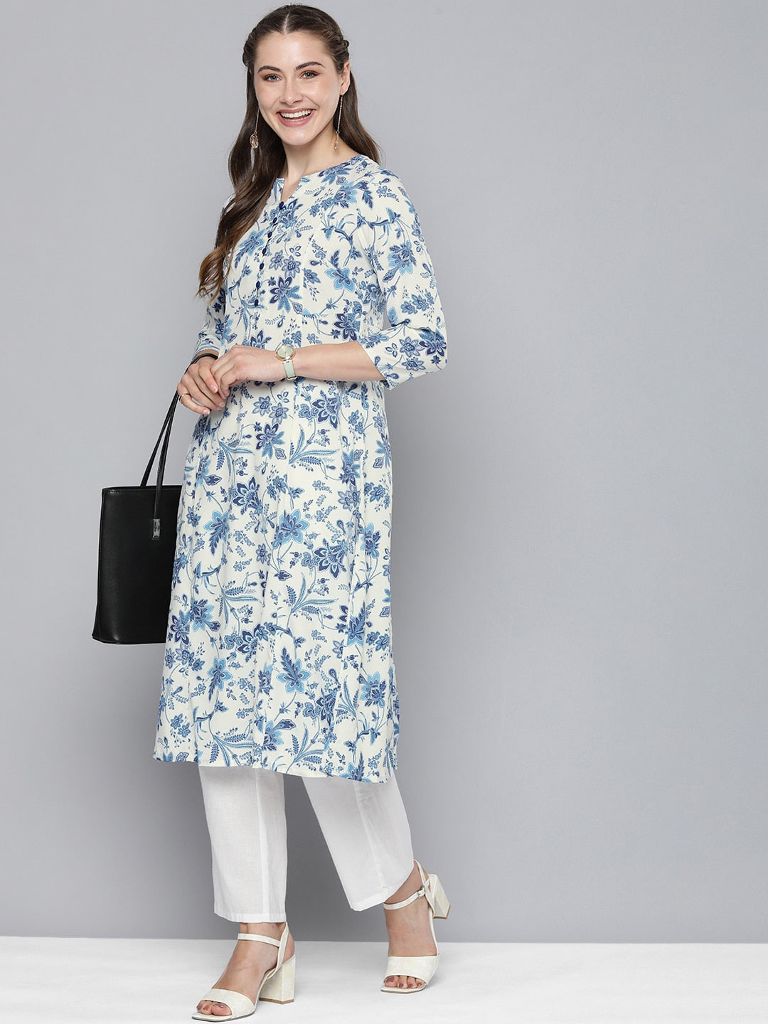HERE&NOW Women Floral Printed Mandarin Collar Straight Kurta