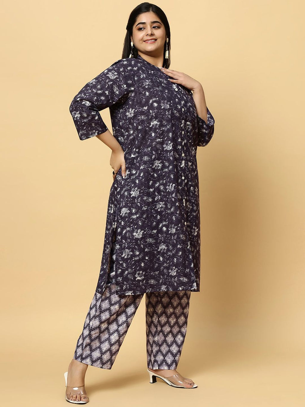 Sztori Plus Size Floral Printed Pure Cotton Straight Kurta with Trousers