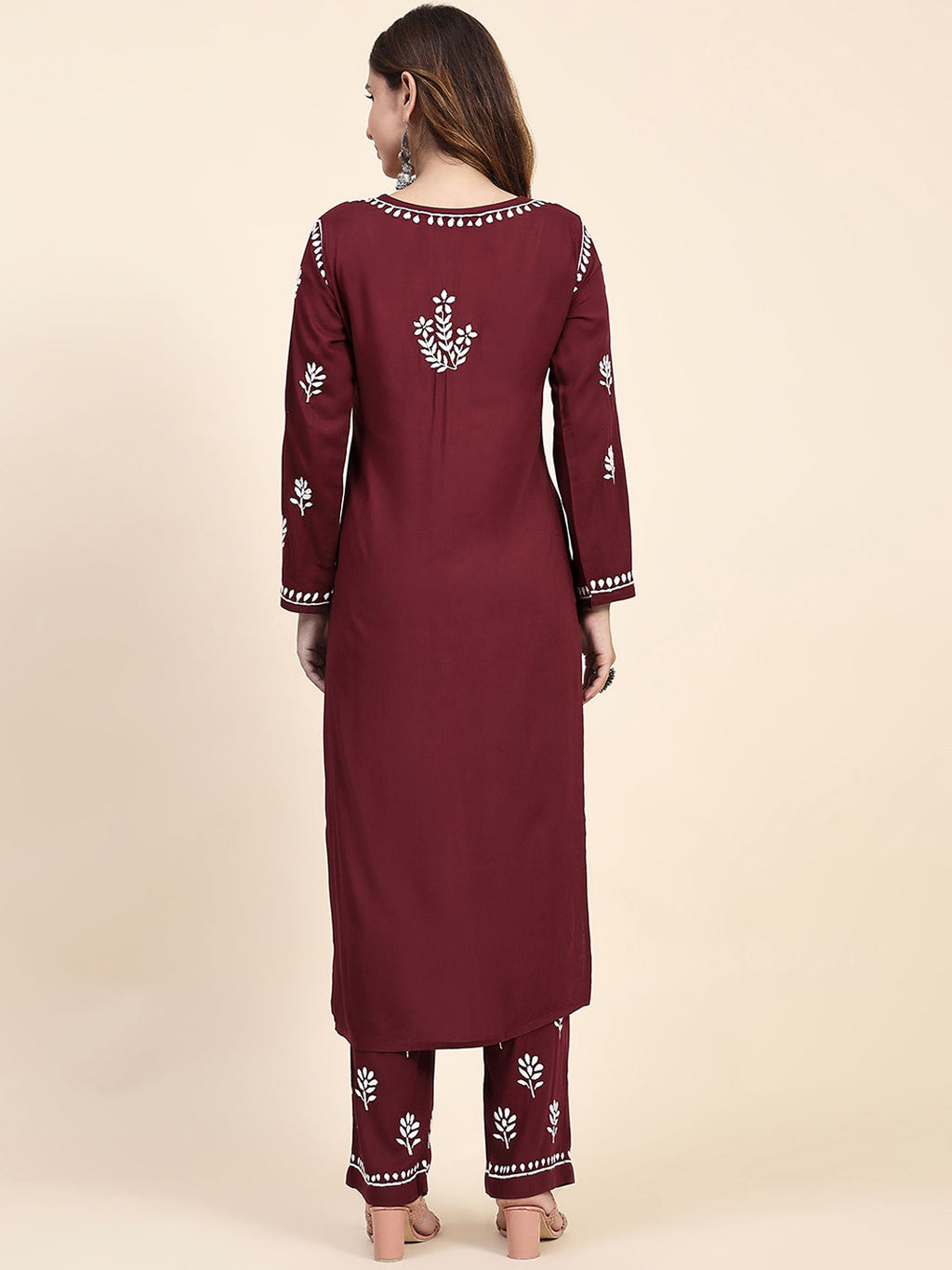 HOUSE OF KARI Floral Embroidered Chikankari Pure Cotton Straight Kurta With Trousers