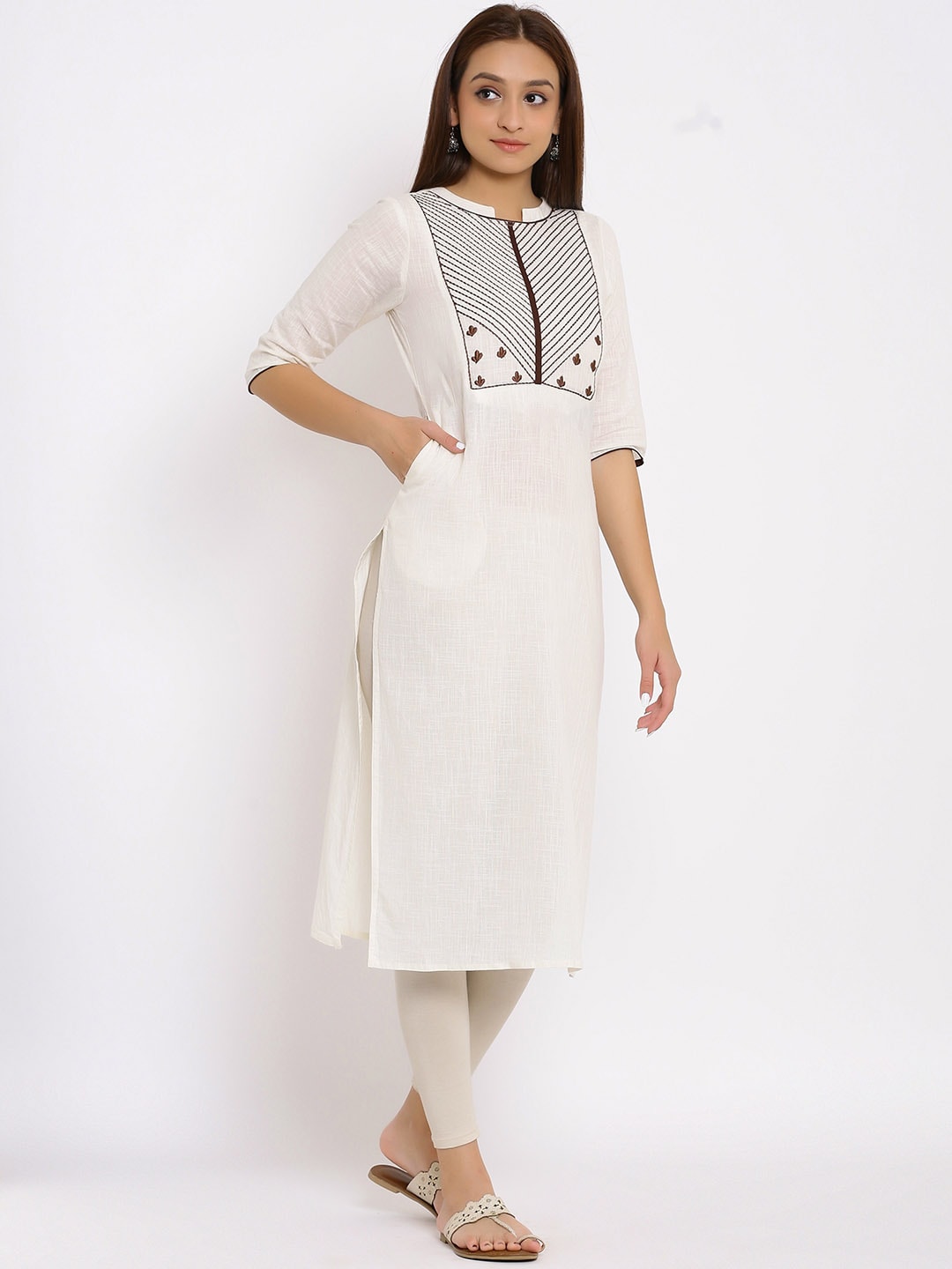 HERE&NOW White & Maroon Geometric Yoke Design Thread Work Straight Kurta