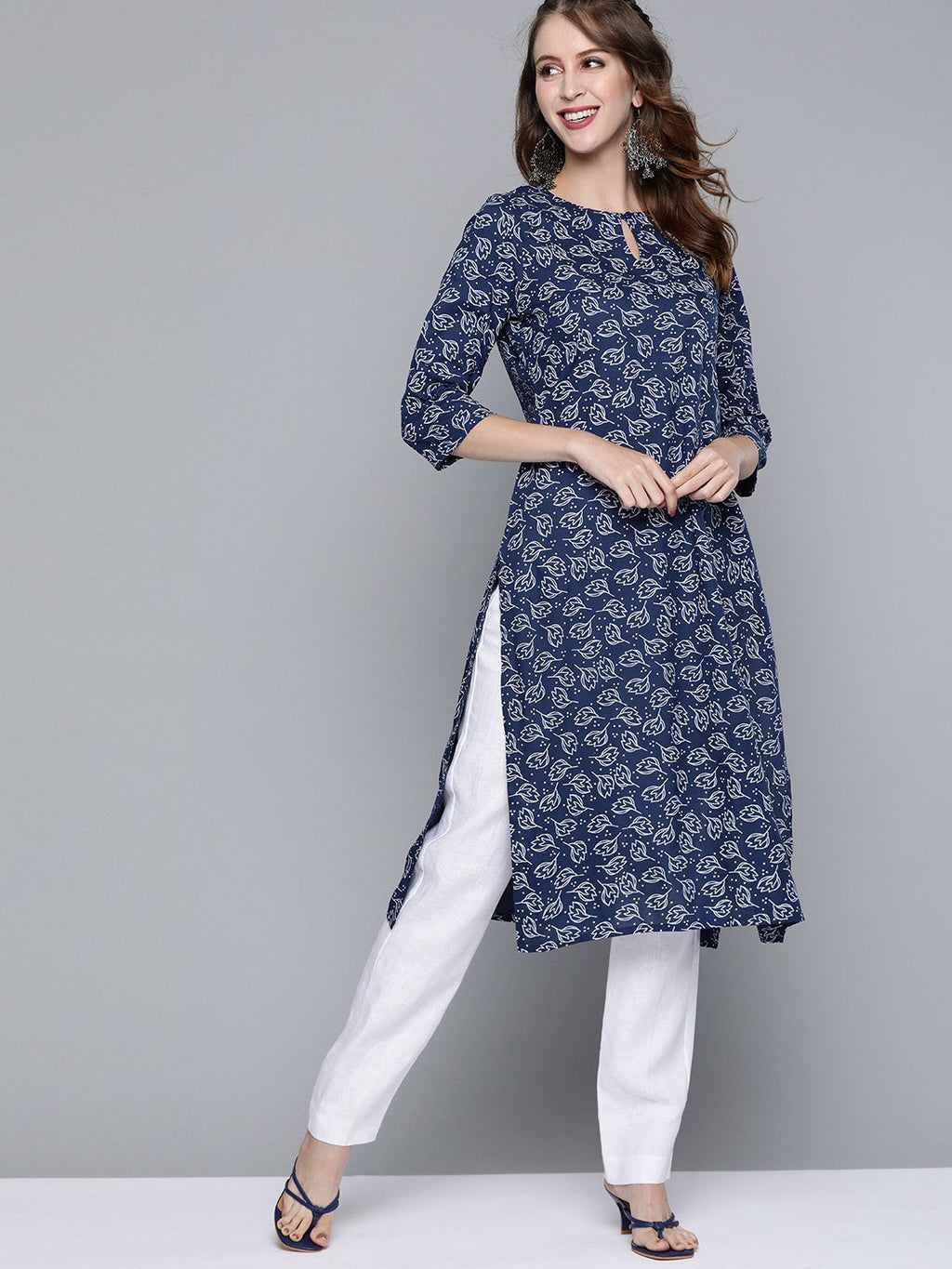 HERE&NOW Women Navy Blue & White Ethnic Motifs Printed Keyhole Neck Kurta