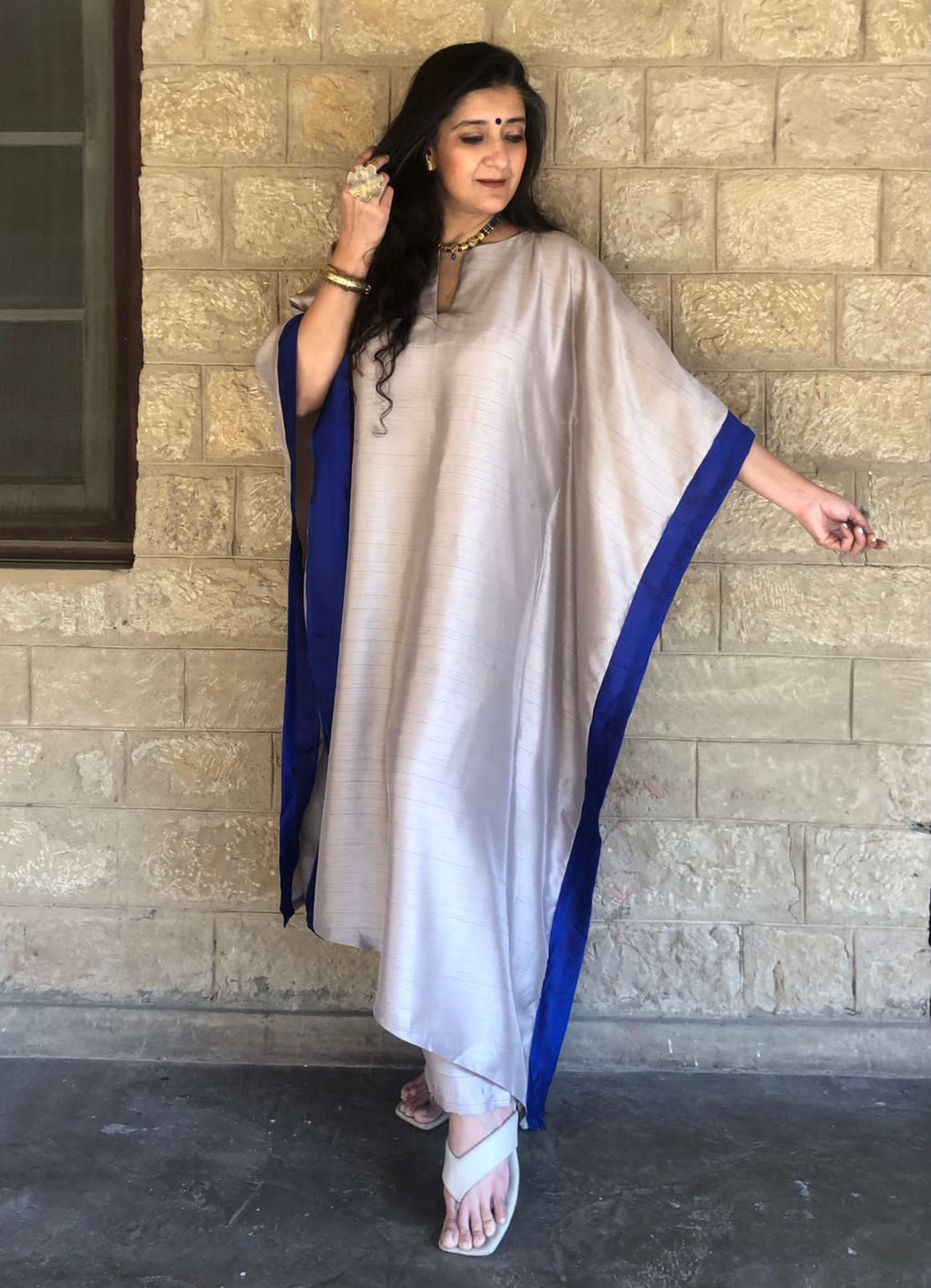 trueBrowns Grey Textured Silk High Low Kaftan Pant Set