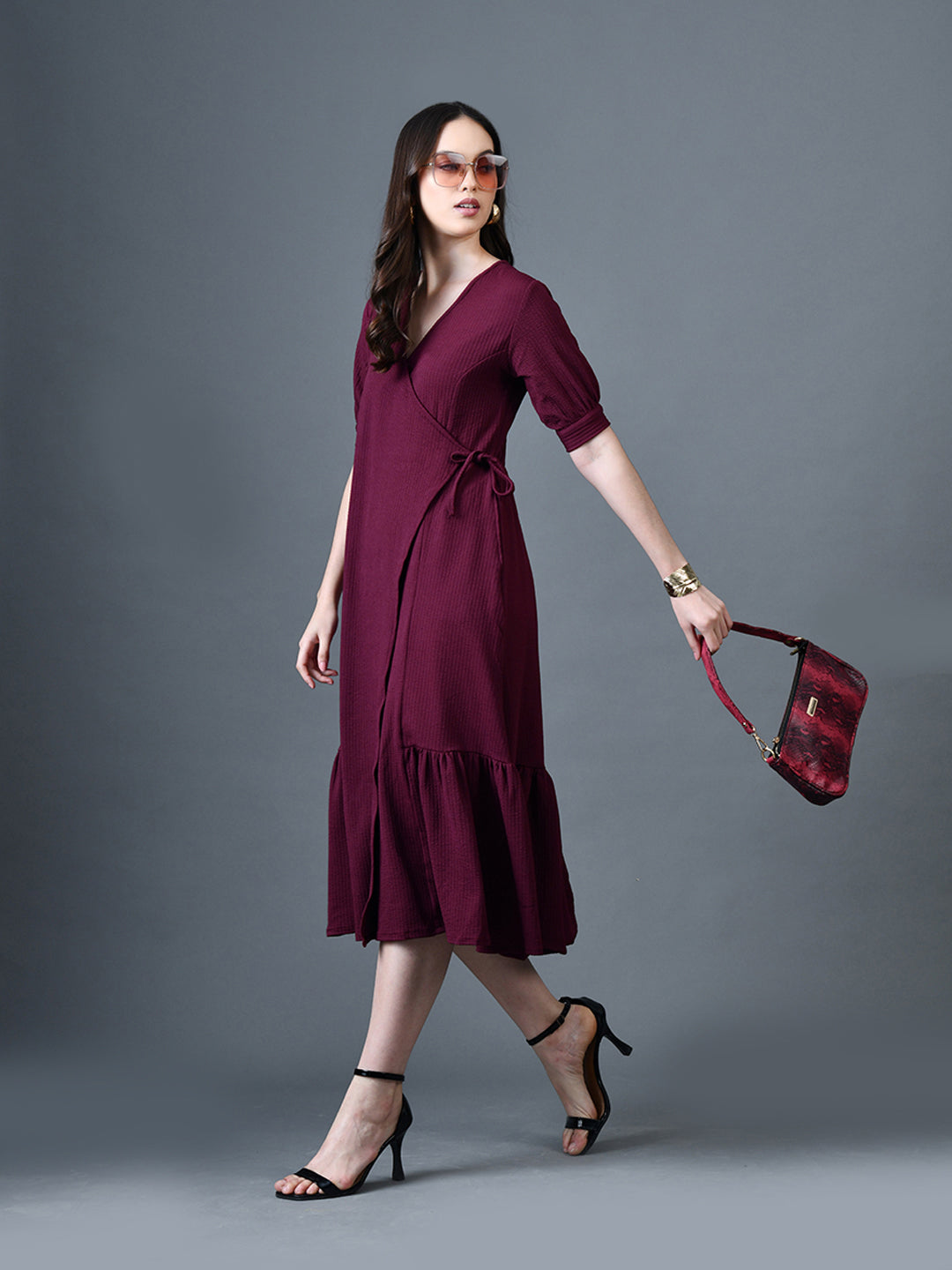 Myshka Women Magenta Polyester A-Line V-Neck Solid Knee Length Short Sleeves Dresses