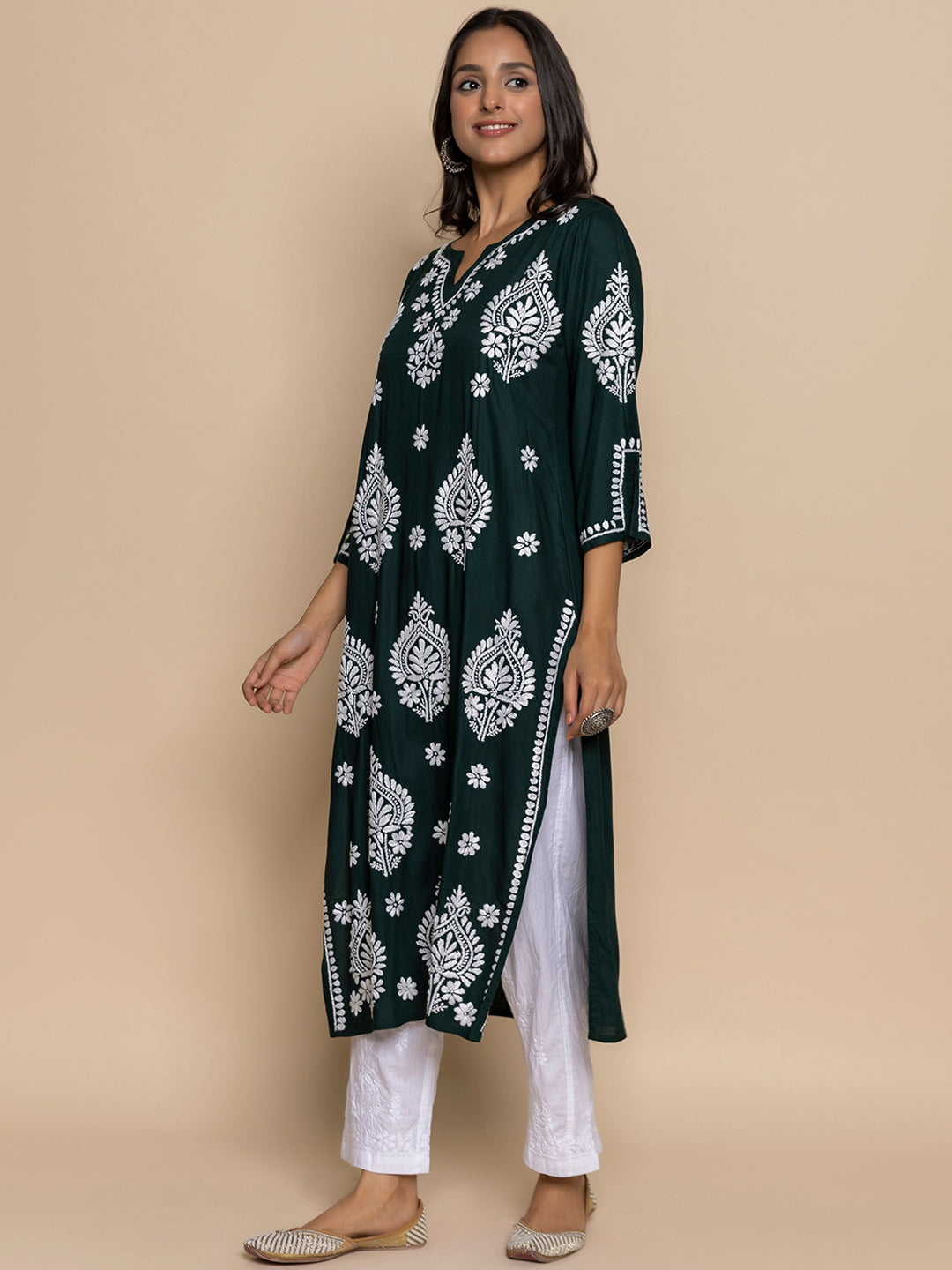 HOUSE OF KARI Chikankari Embroidered Straight Kurta