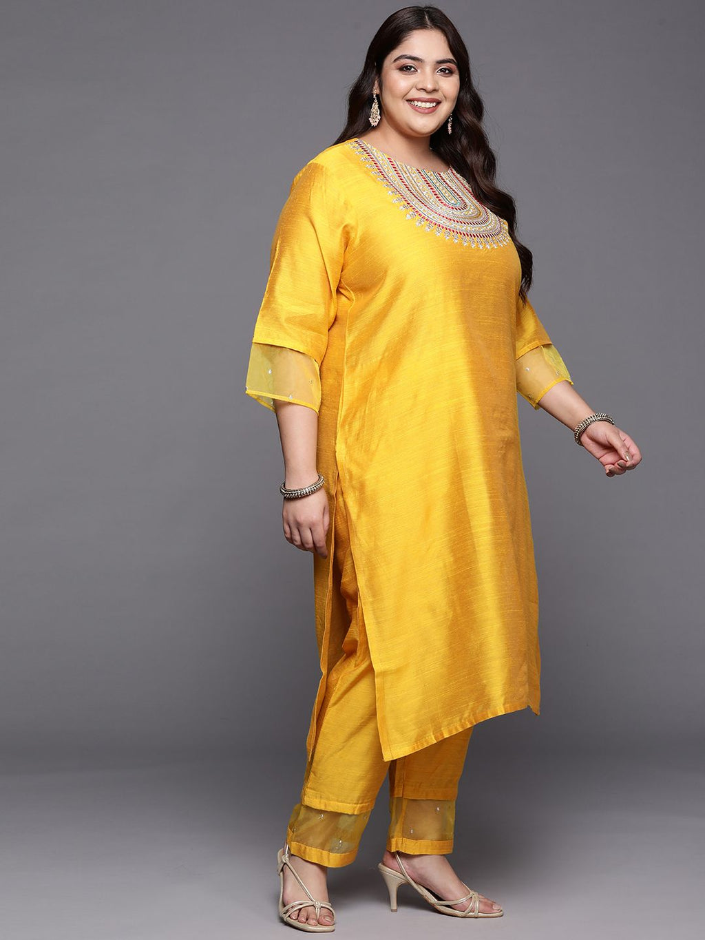 Sztori Plus Size Ethnic Motifs Embroidered Regular Kurta & Palazzos With Dupatta