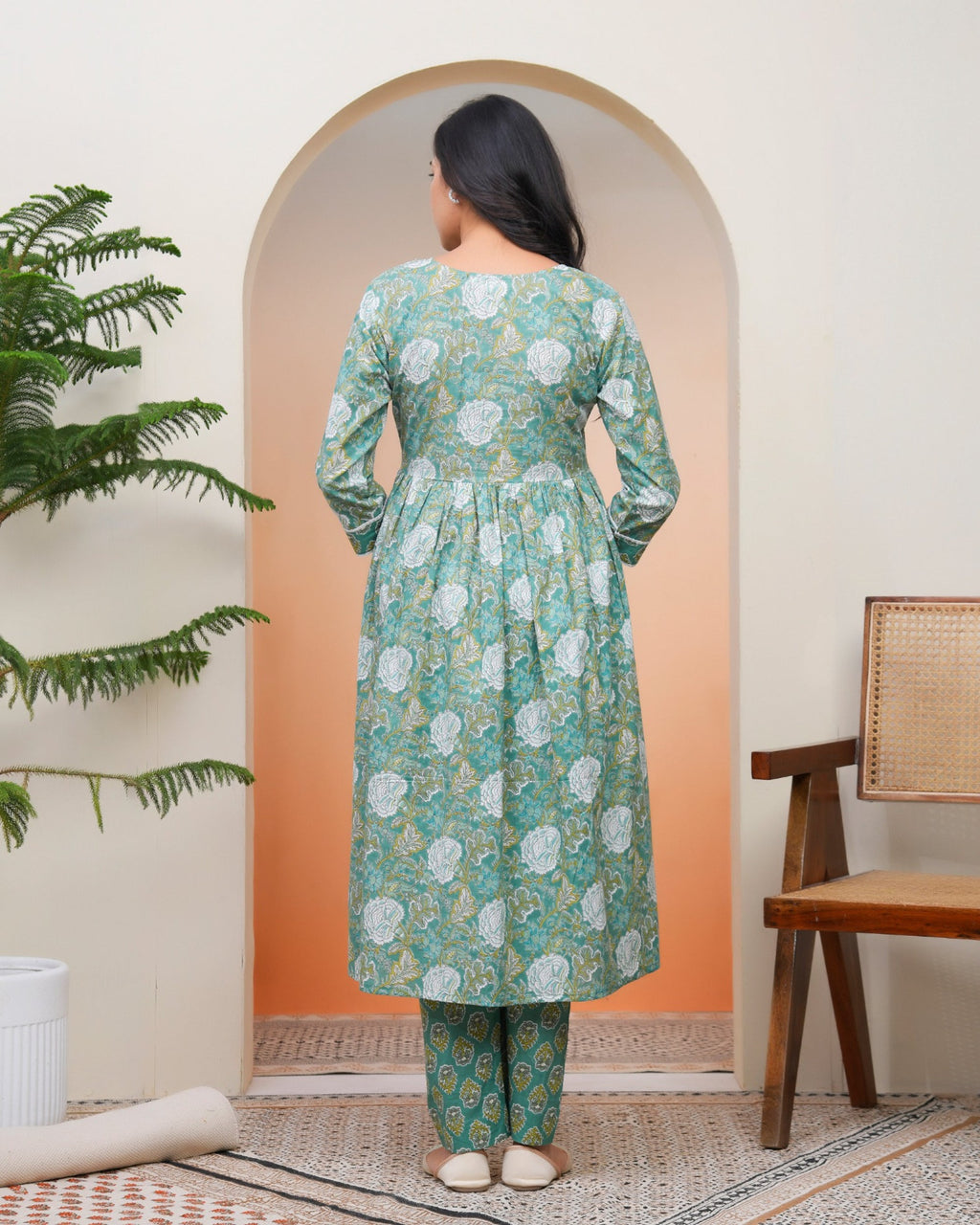 Vaasva Women Ferozi Cotton Kurta With Cotton Pant & Dupatta