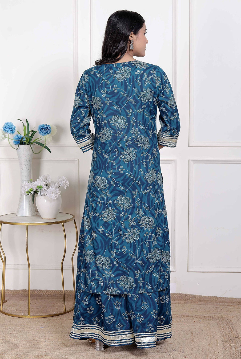 Miravan Women's Cotton Floral Printed V-Neck Kurta with Flared Palazzo