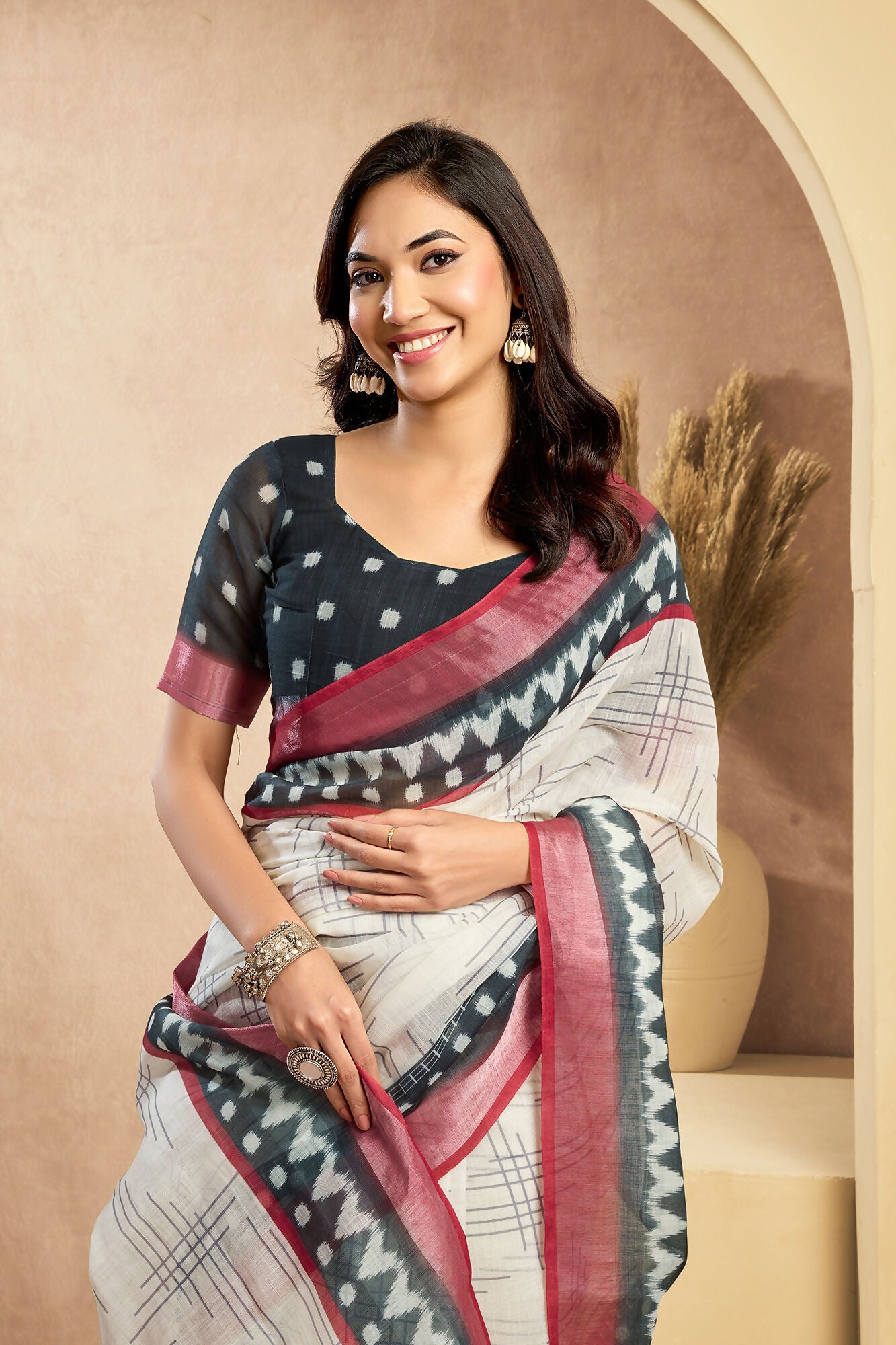 Vastranavya Digital Printed Linen Ready To Wear Pocket Saree with Unstitched Blouse