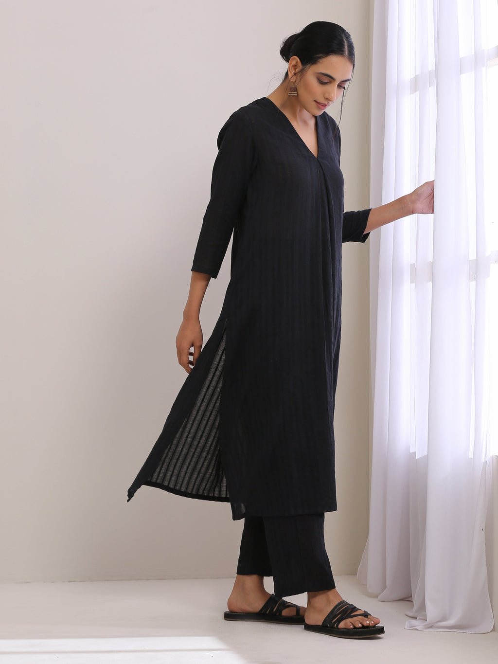 trueBrowns Black Dobby Neck Pleat Kurta Pant Set