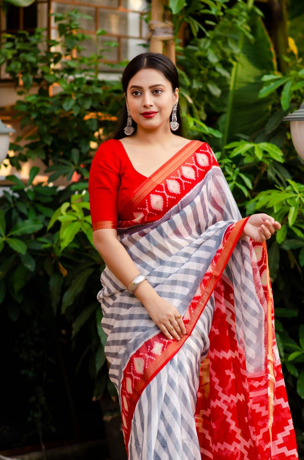 Grey Polycotton Ethnic Motifs Saree with Unstitched Blouse - A2M