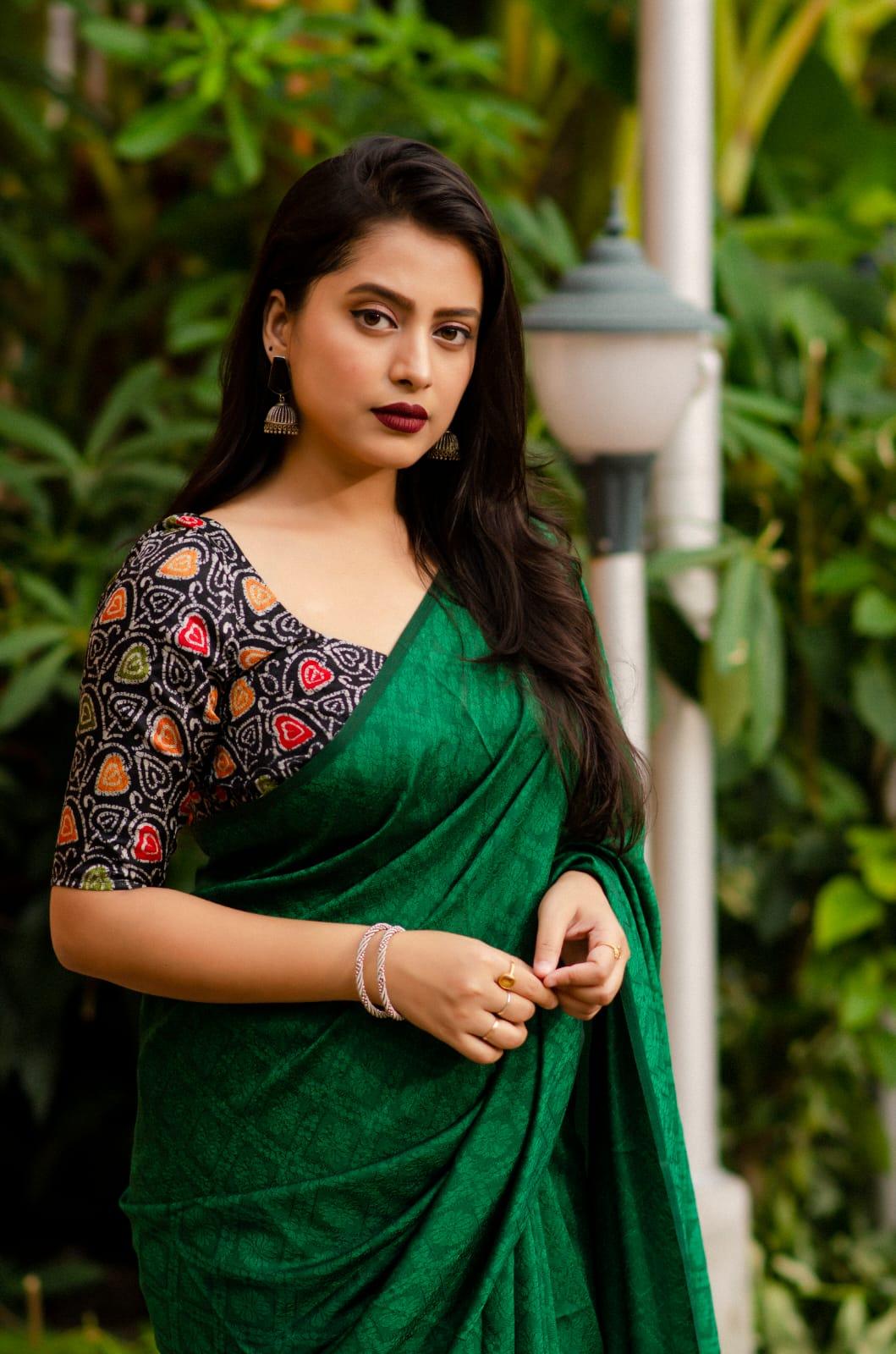 Green Jute Silk Woven Design Saree with Unstitched Blouse - Hiral Fashion
