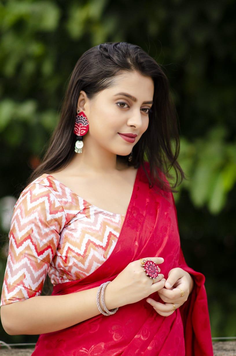 Red Silk Blend Ethnic Motifs Saree with Unstitched Blouse - Hiral Fashion