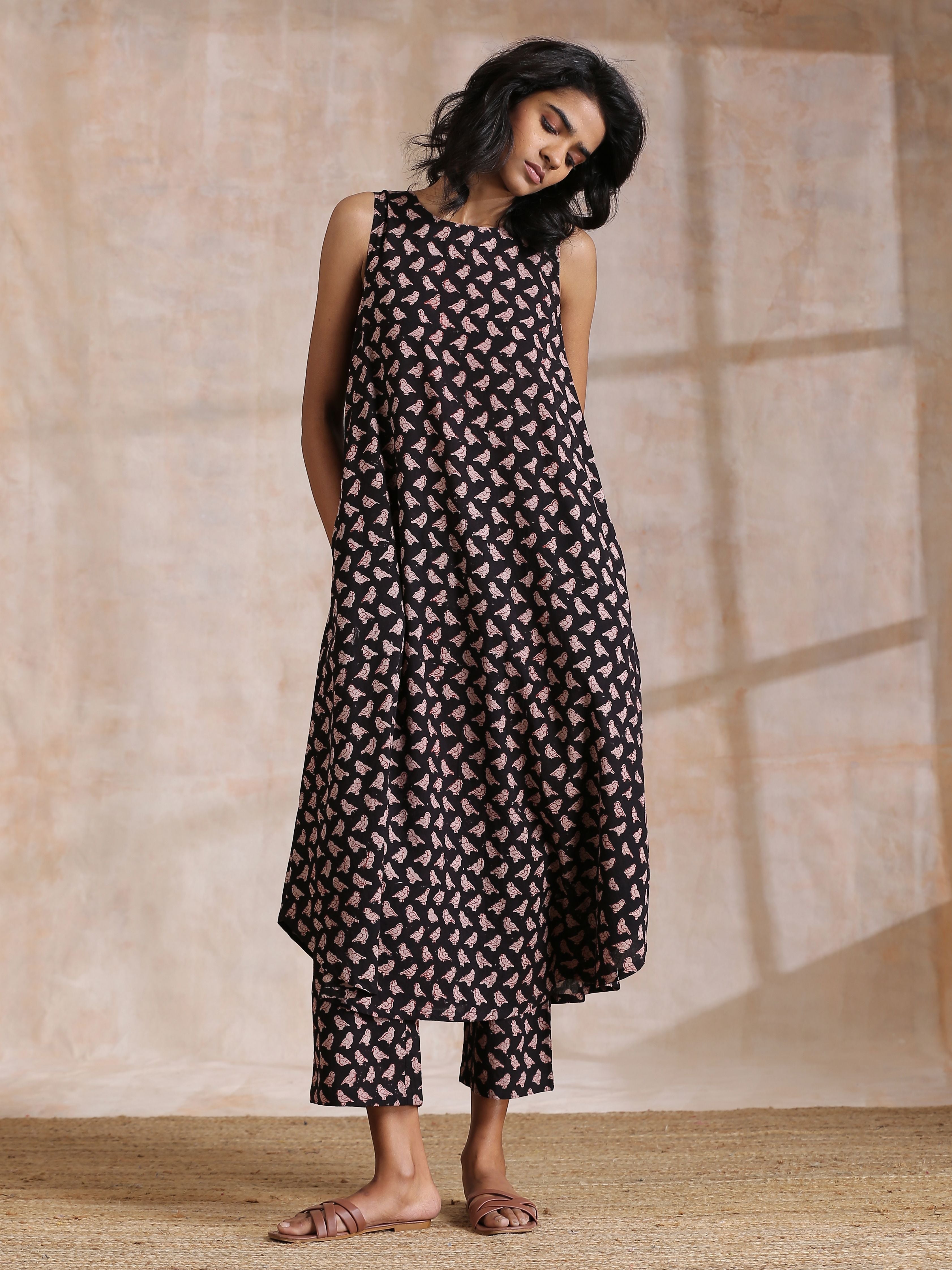 trueBrowns Black Bird Bagru Print Cotton Sleeveless Kurta Pant Set