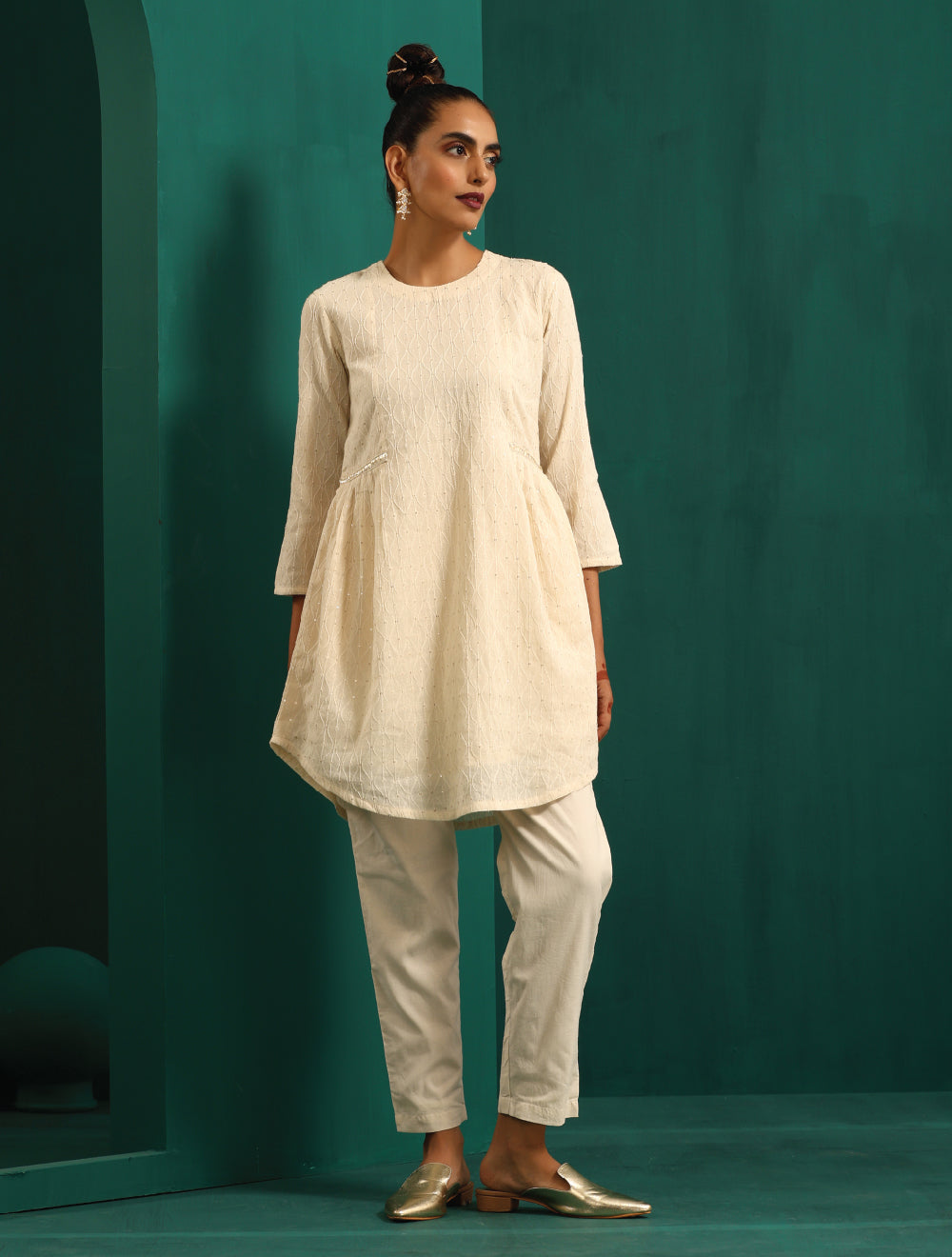 trueBrowns Ivory Tonal Cotton Side Gathers Co-ord Set