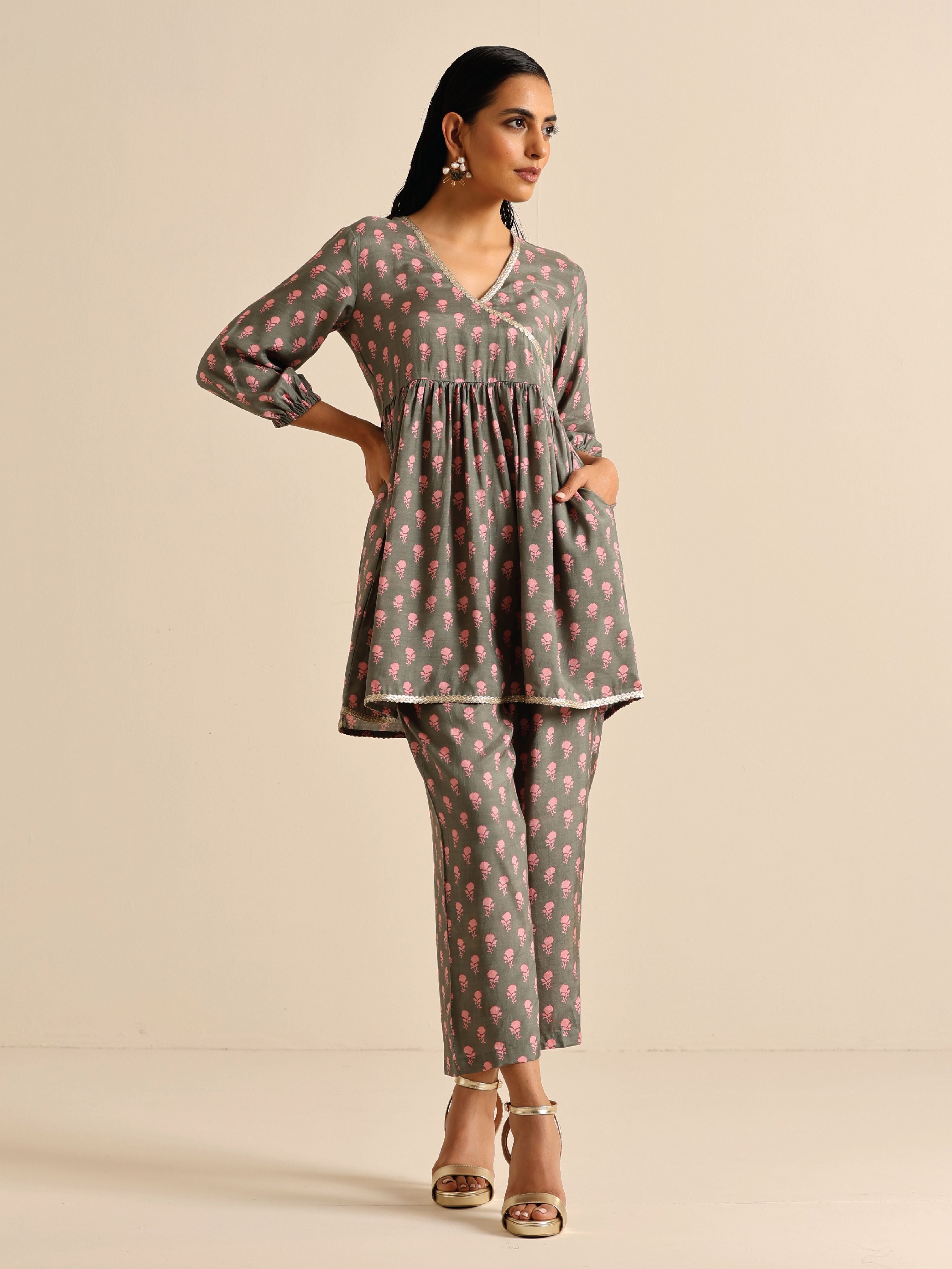 trueBrowns Grey Floral Silk Printed Co-Ord Set