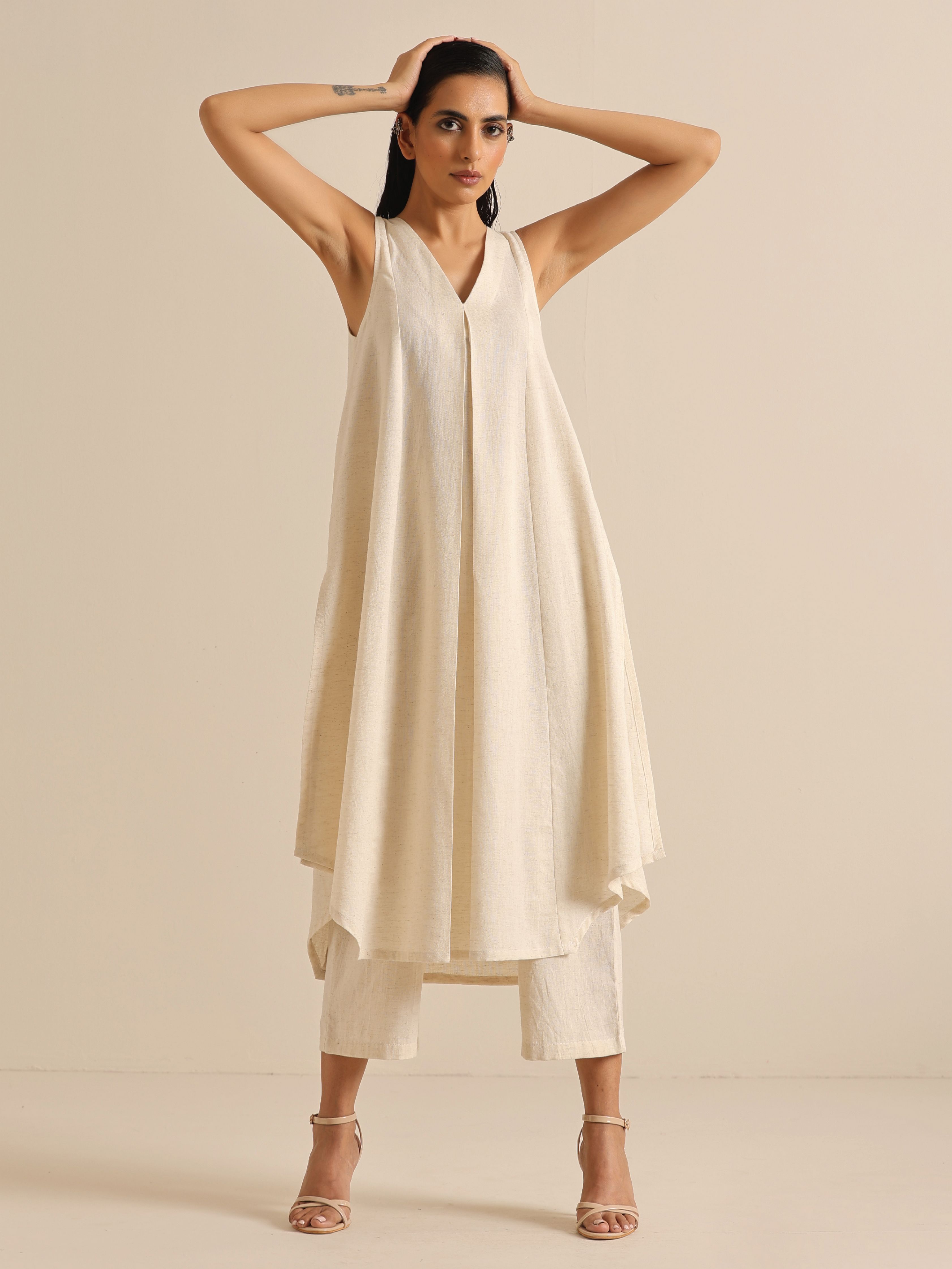 trueBrowns Off-White Sleeveless Kurta Pant Set